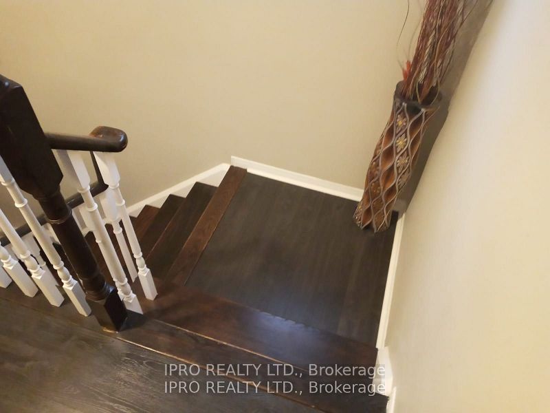 64 Ridgefield Court Property Photo 7
