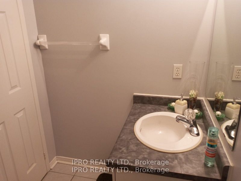 64 Ridgefield Court Property Photo 12