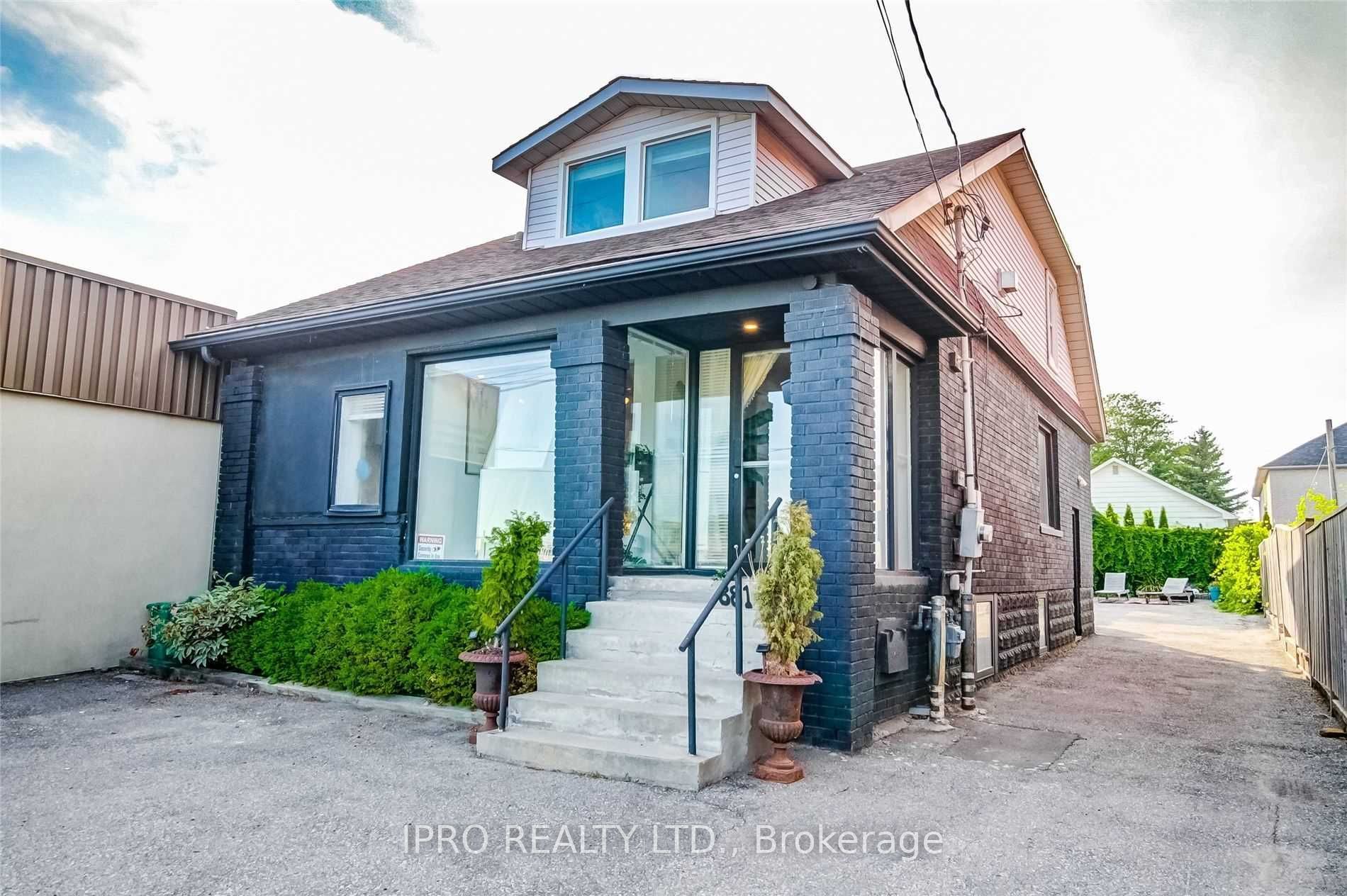 881 Lakeshore Road Property Photo 2