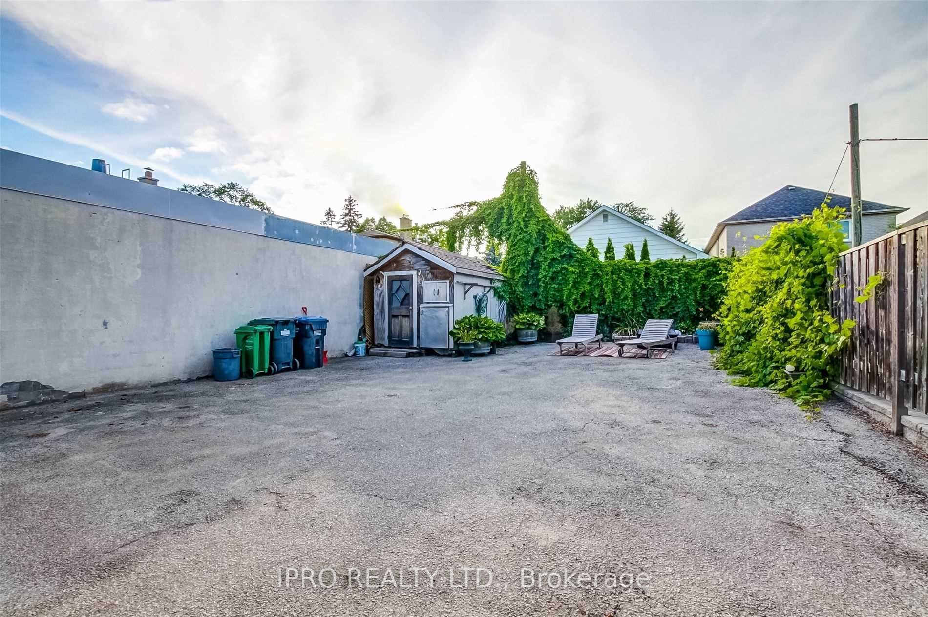 881 Lakeshore Road Property Photo 7