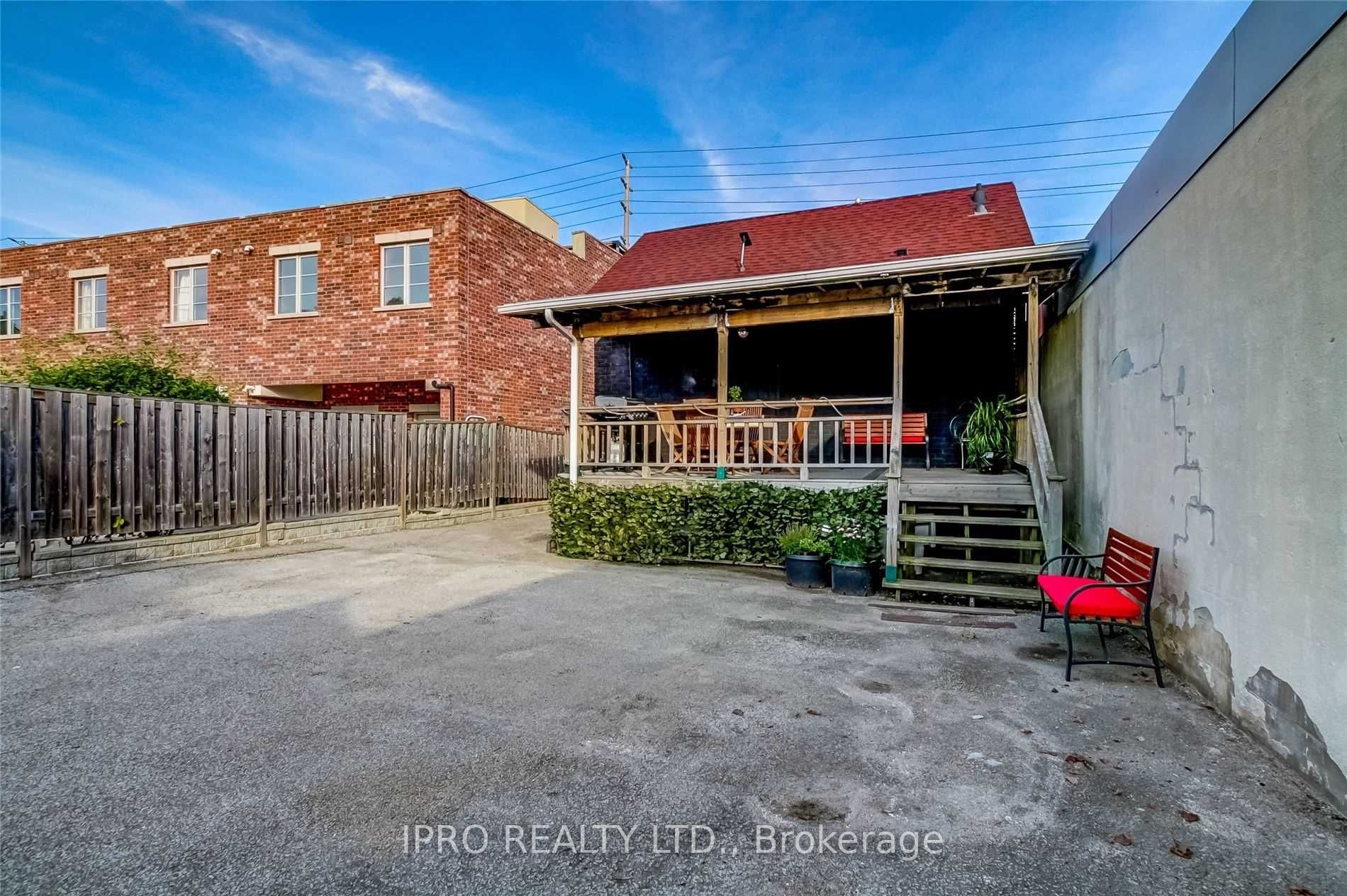 881 Lakeshore Road Property Photo 11