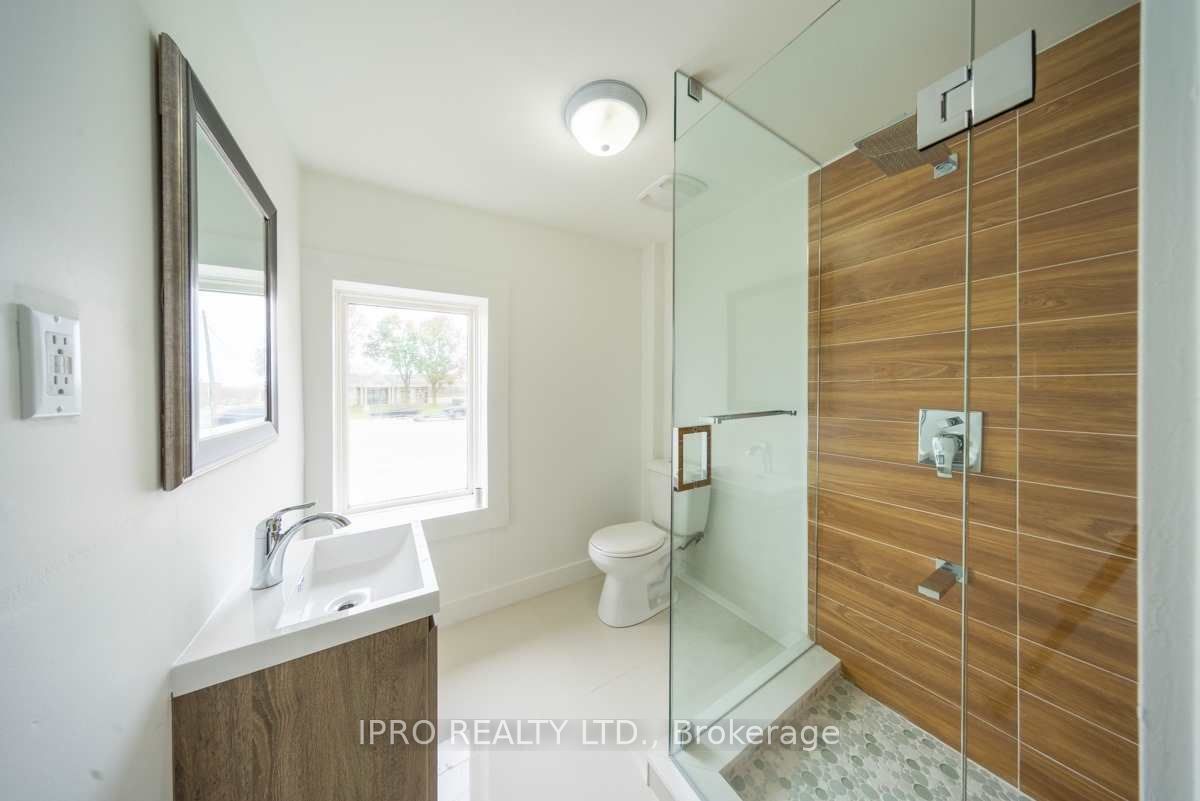 881 Lakeshore Road Property Photo 12