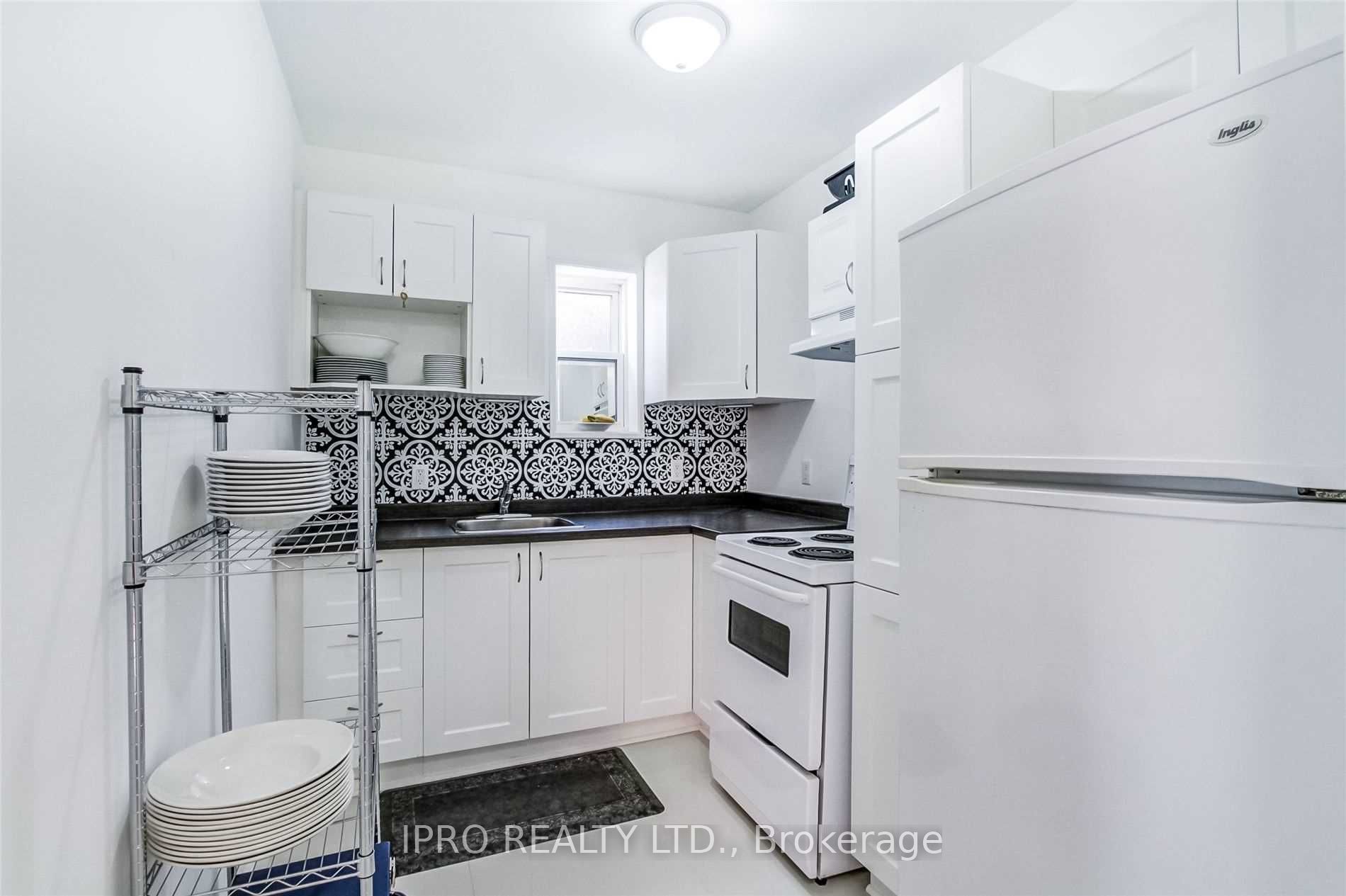 881 Lakeshore Road Property Photo 18
