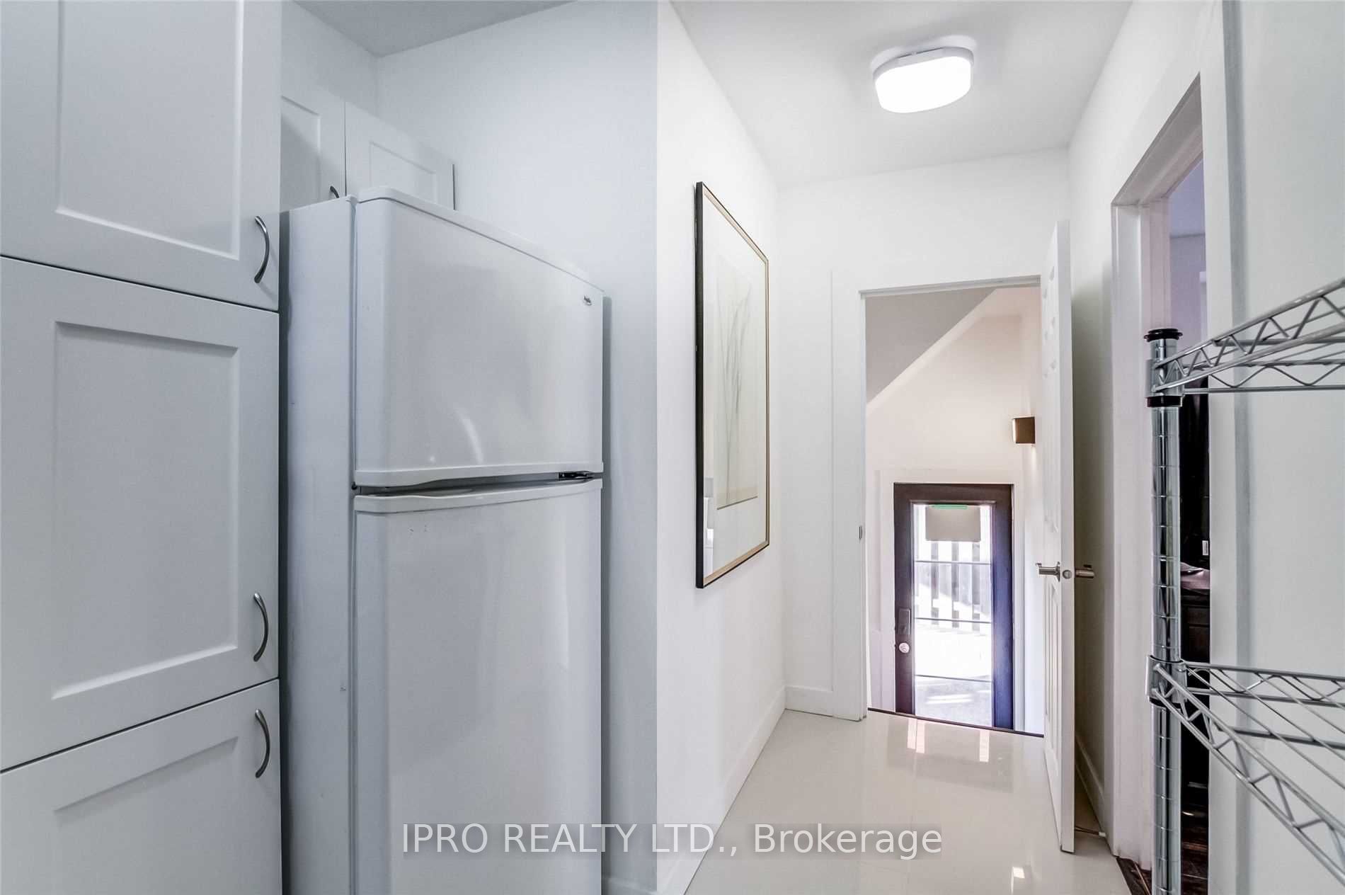 881 Lakeshore Road Property Photo 21