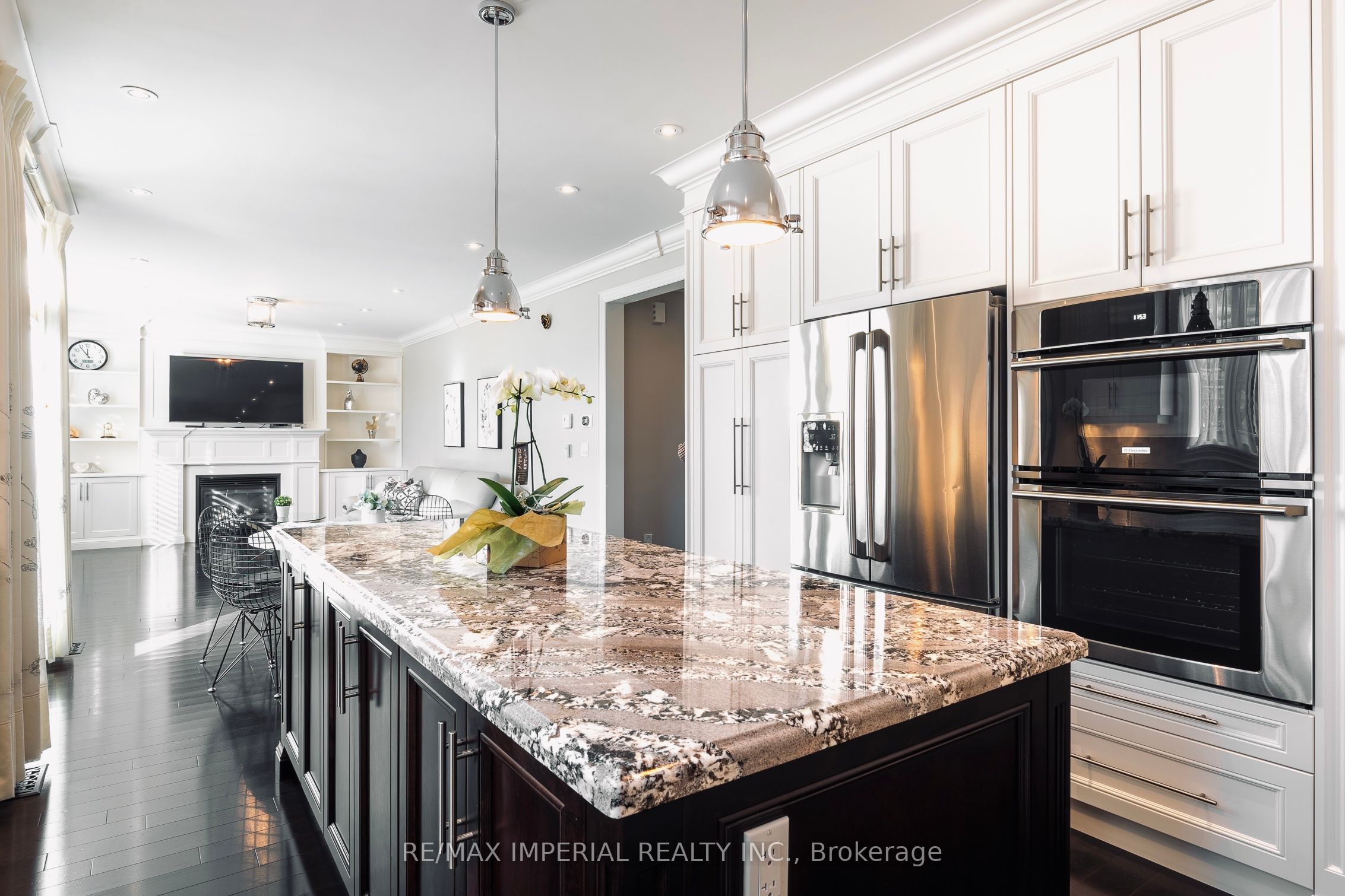 418 Queen Mary Drive Property Photo 13