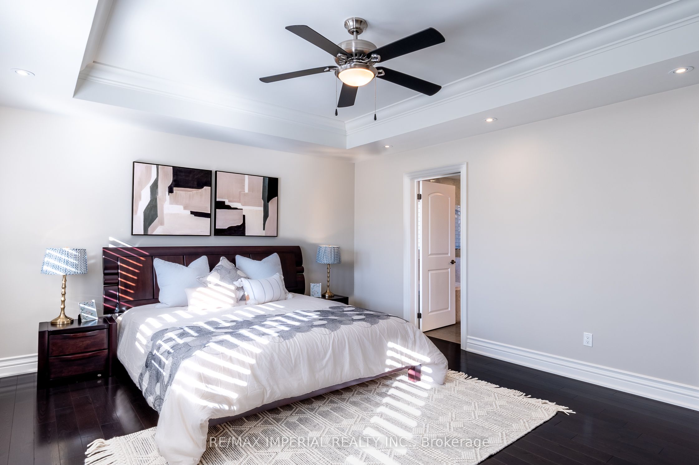 418 Queen Mary Drive Property Photo 21
