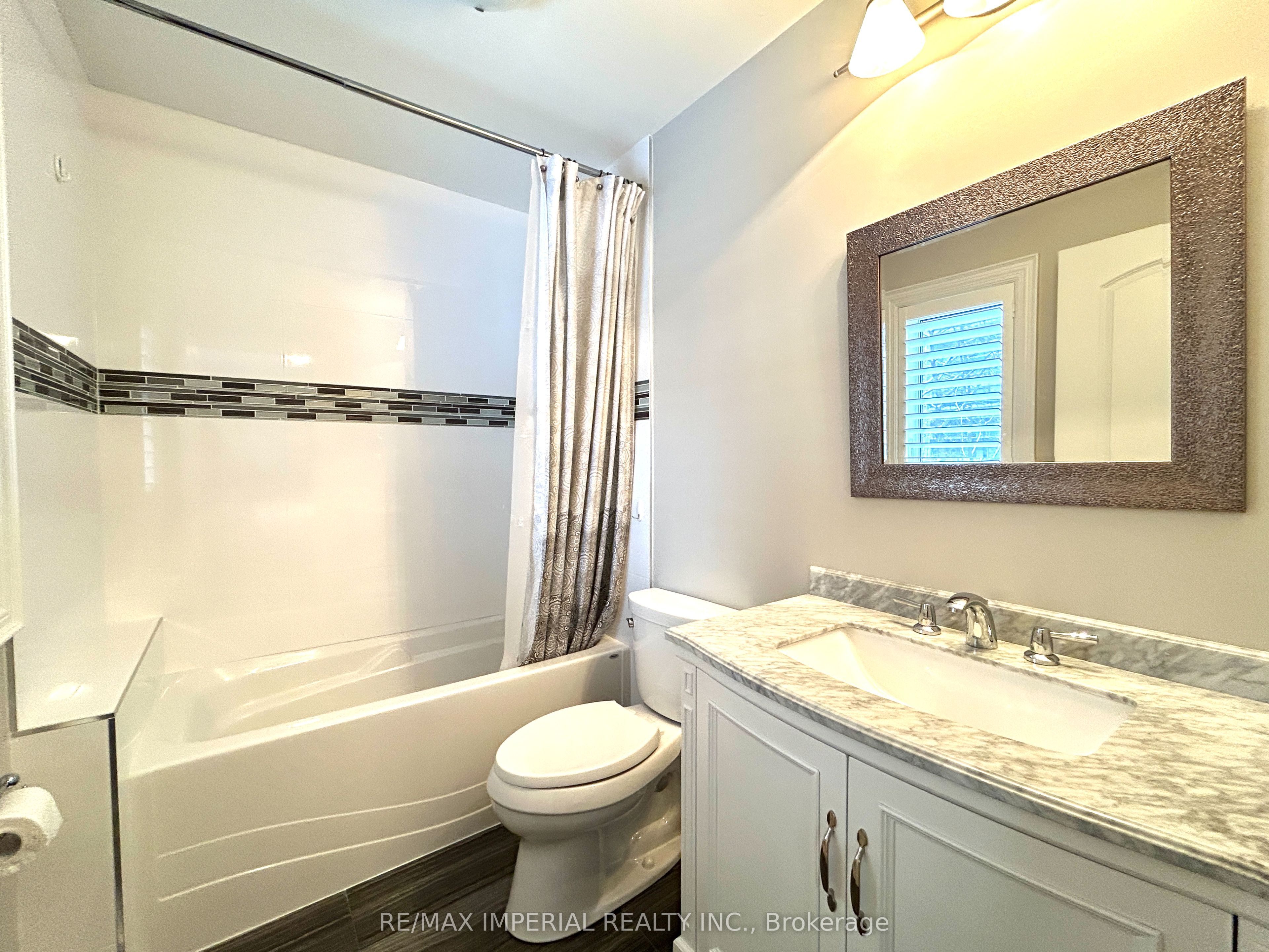 418 Queen Mary Drive Property Photo 31