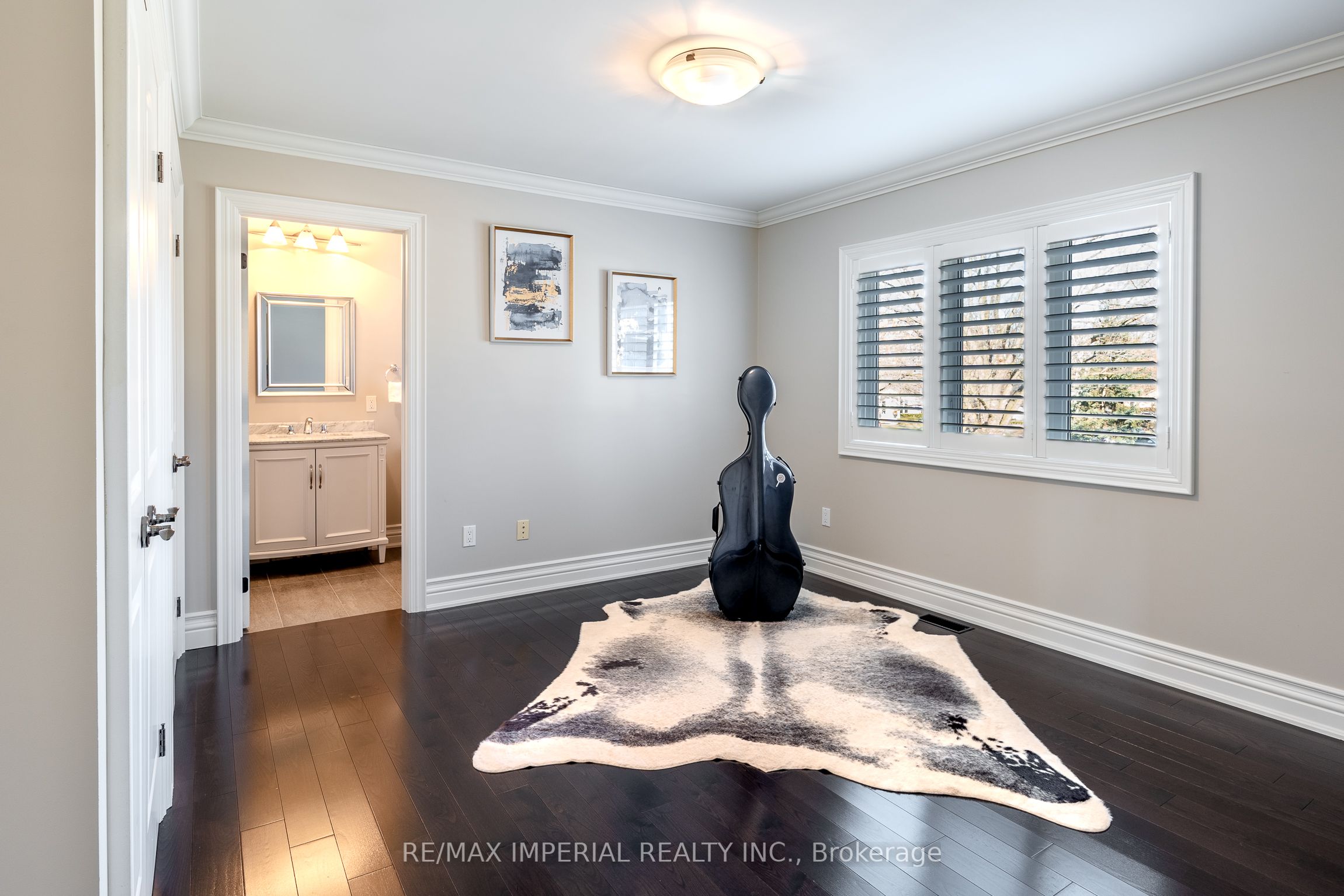 418 Queen Mary Drive Property Photo 32