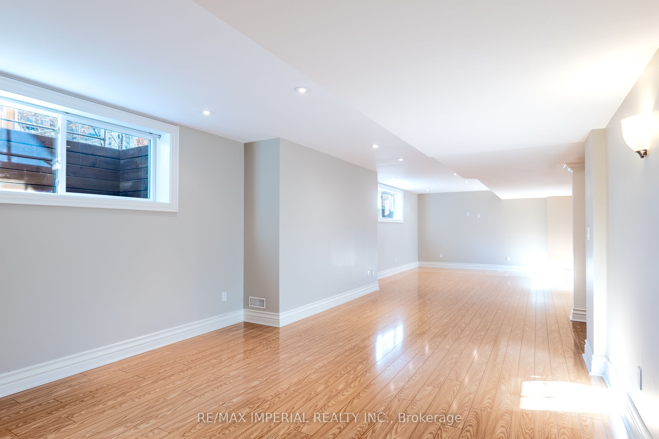 418 Queen Mary Drive Property Photo 35