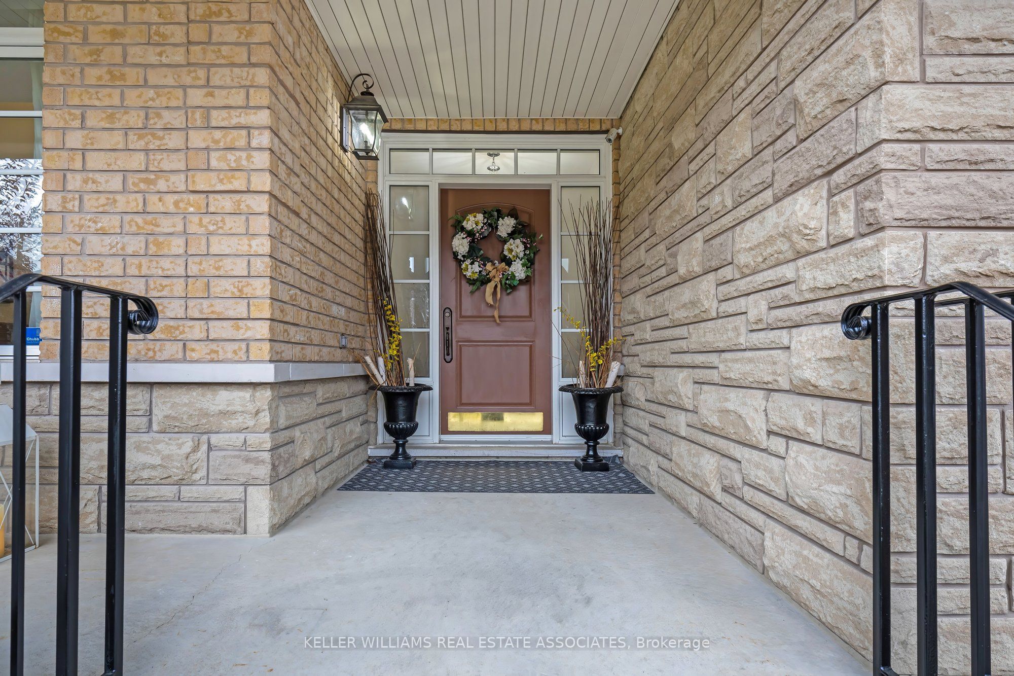 298 Eaton Street Property Photo 3