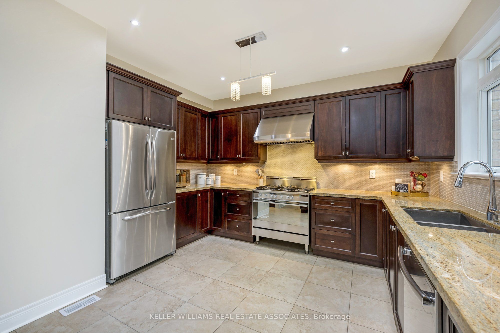 298 Eaton Street Property Photo 10