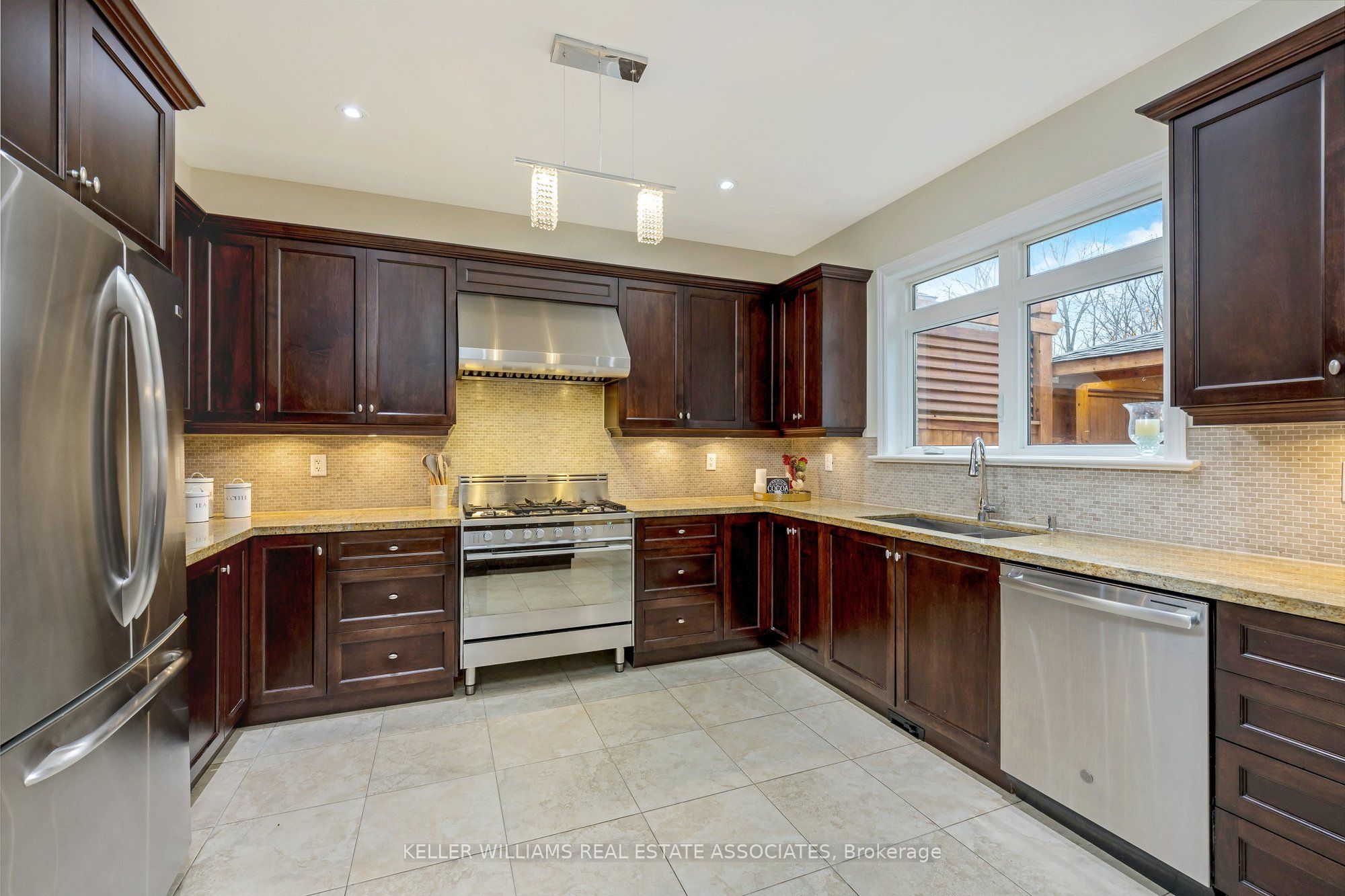 298 Eaton Street Property Photo 11