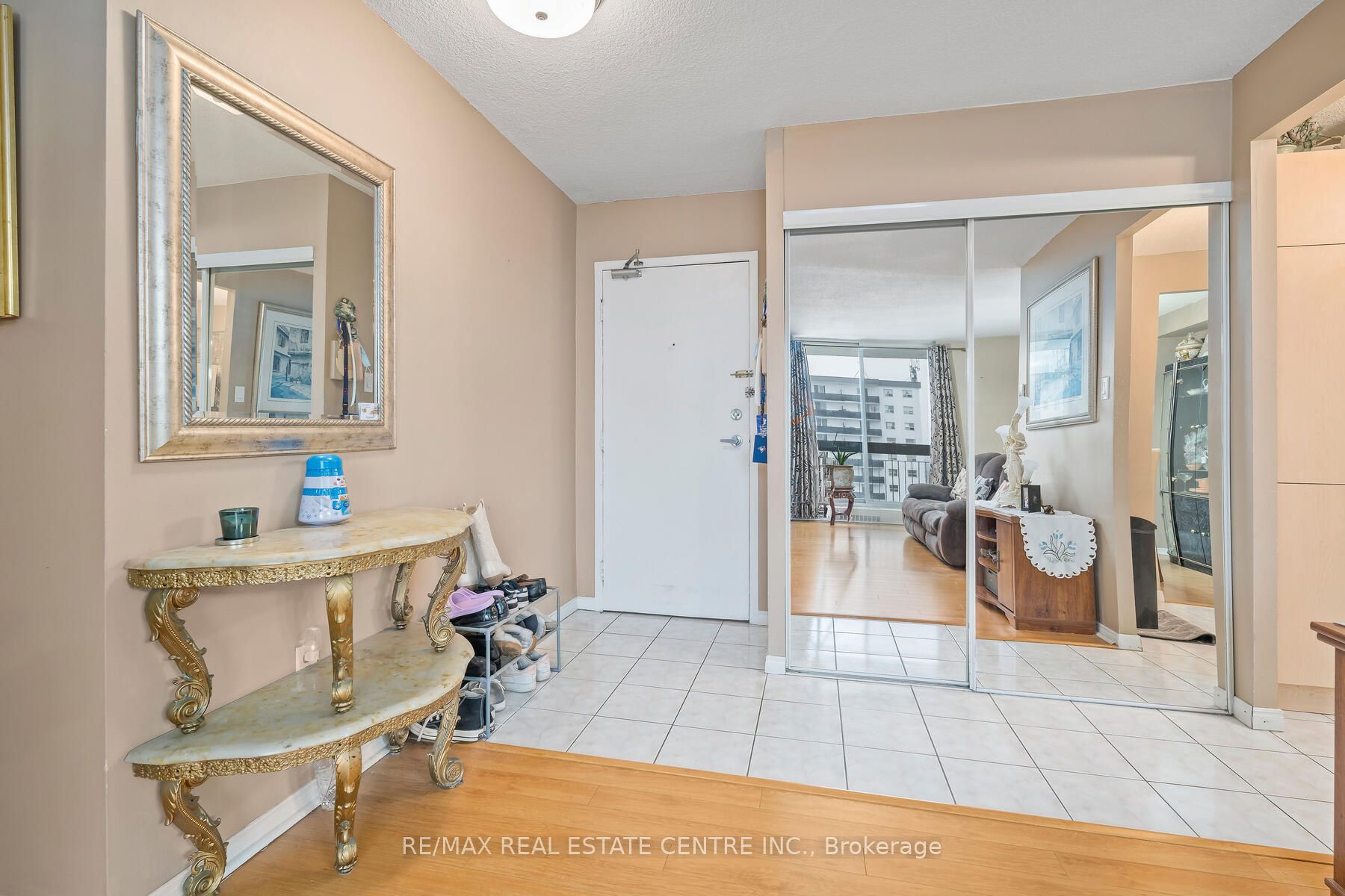 1100 Caven Street 1110 Property Photo 5