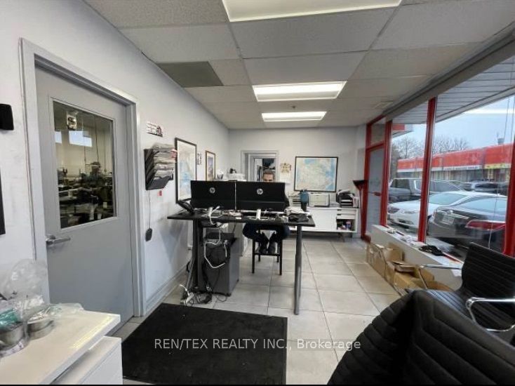 #u 26-28 - 22 Steinway Boulevard Property Photo 2