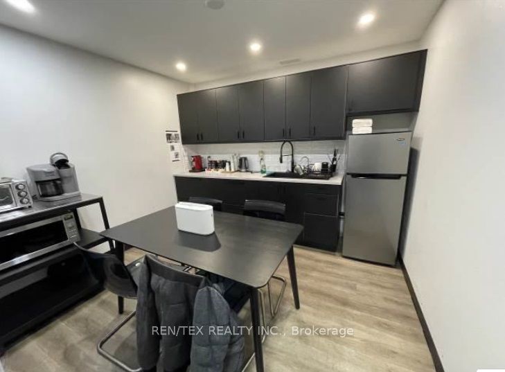 #u 26-28 - 22 Steinway Boulevard Property Photo 3