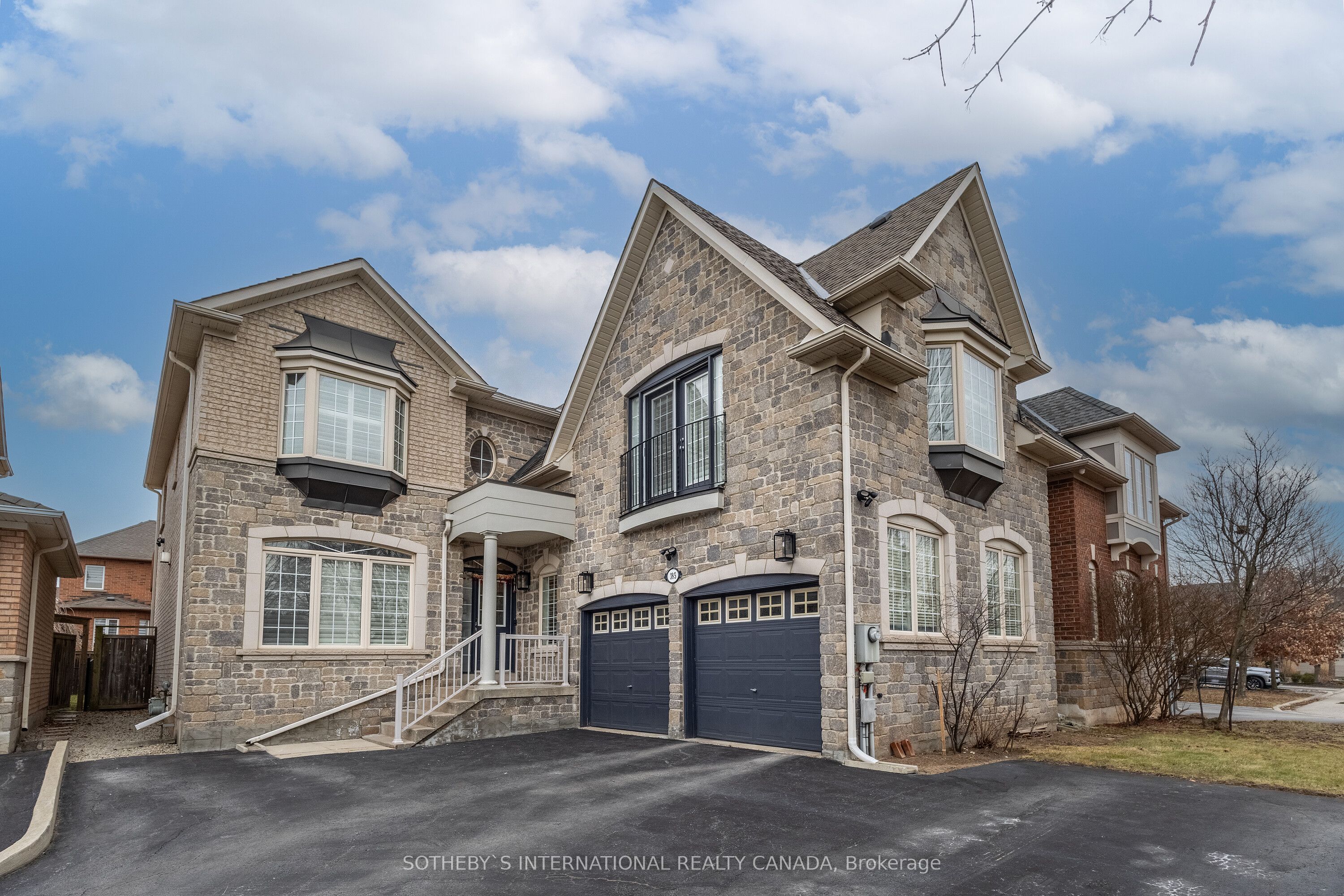 385 Burloak Drive Property Photo