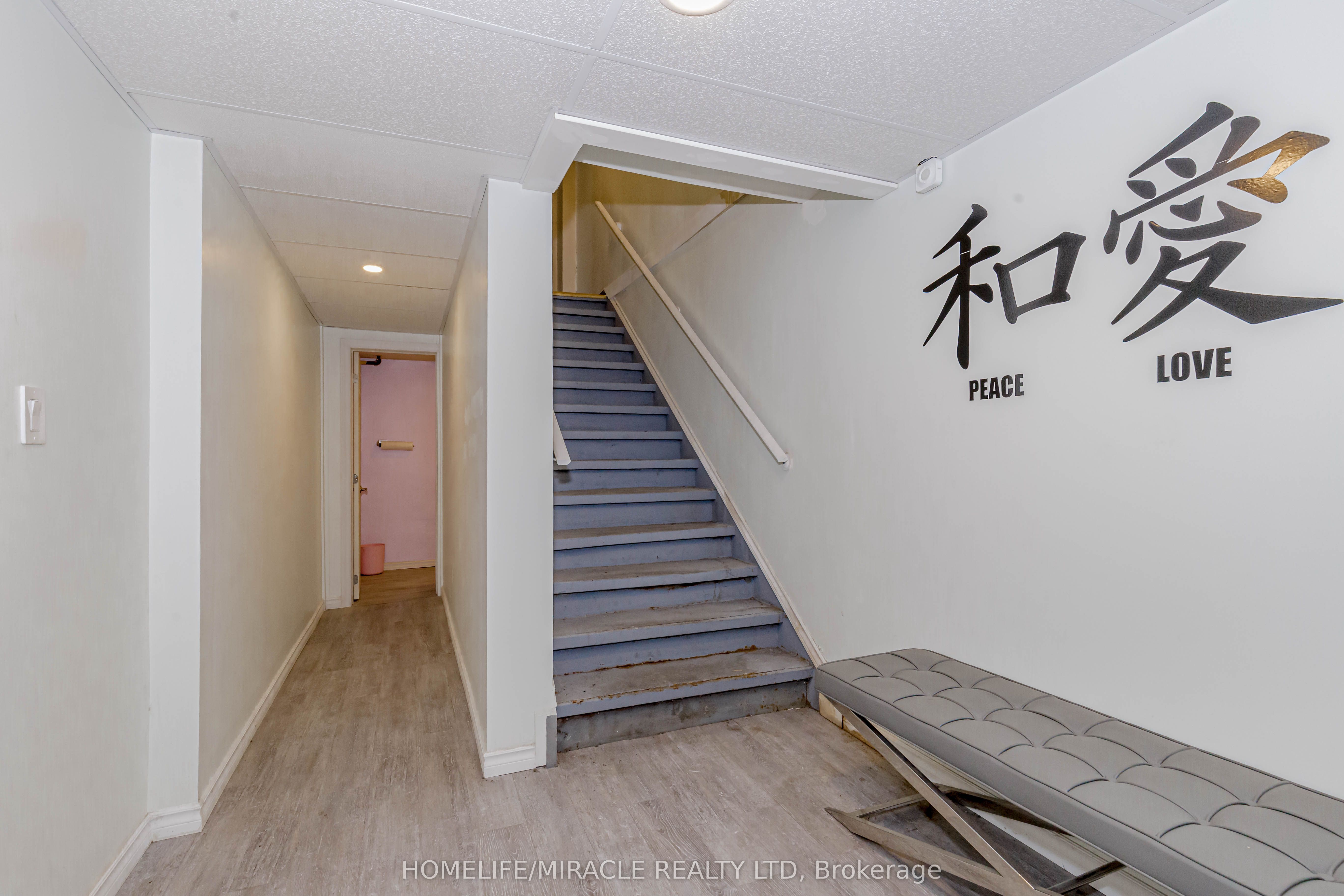 #7 - 1500 Royal York Road Property Photo 36