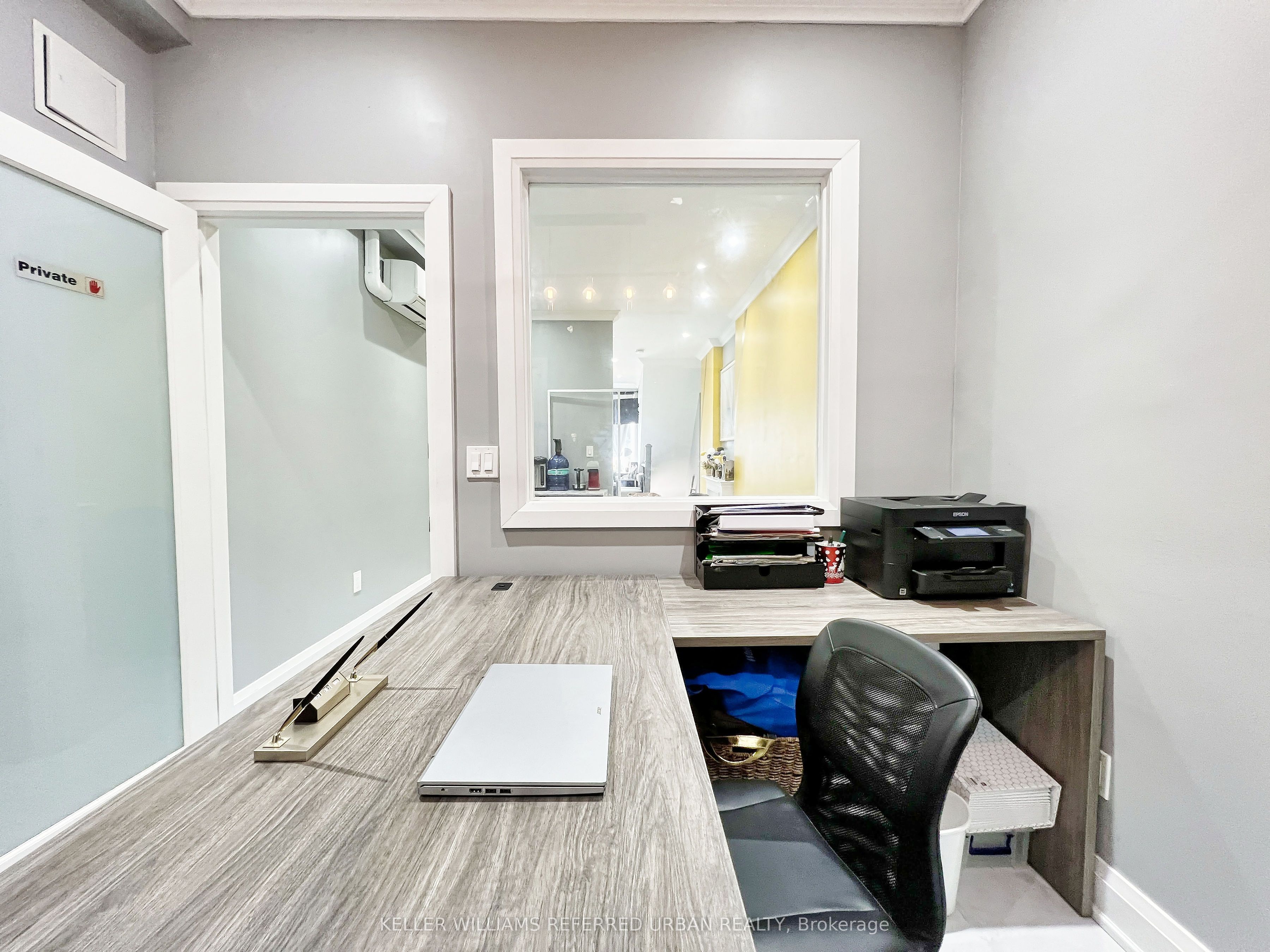 2544 Eglinton Avenue Property Photo 4
