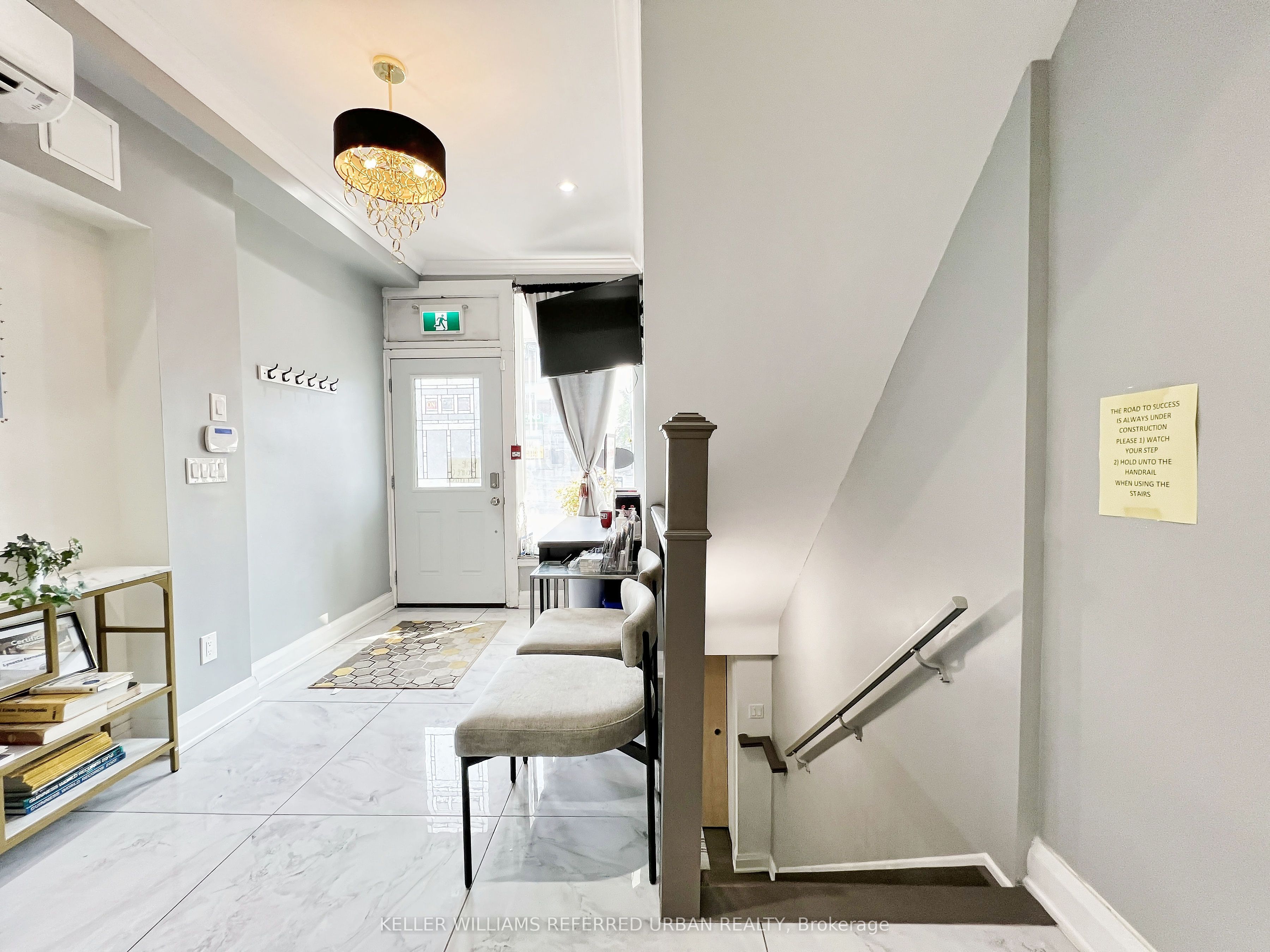 2544 Eglinton Avenue Property Photo 5