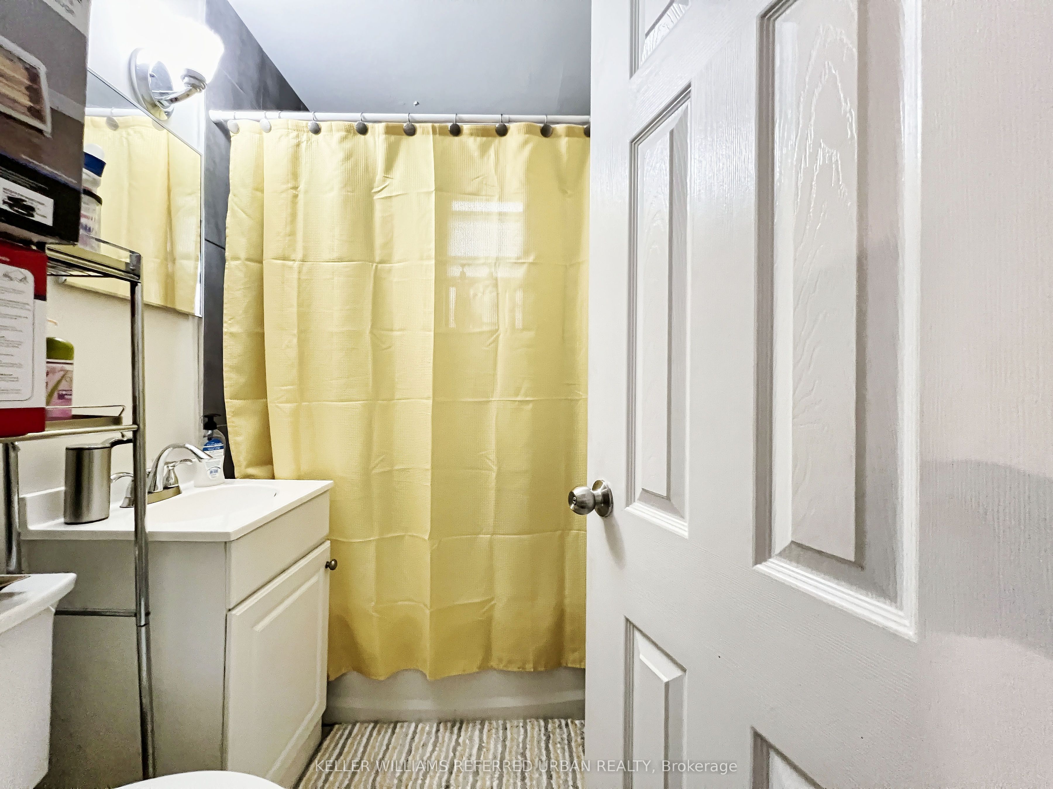2544 Eglinton Avenue Property Photo 18
