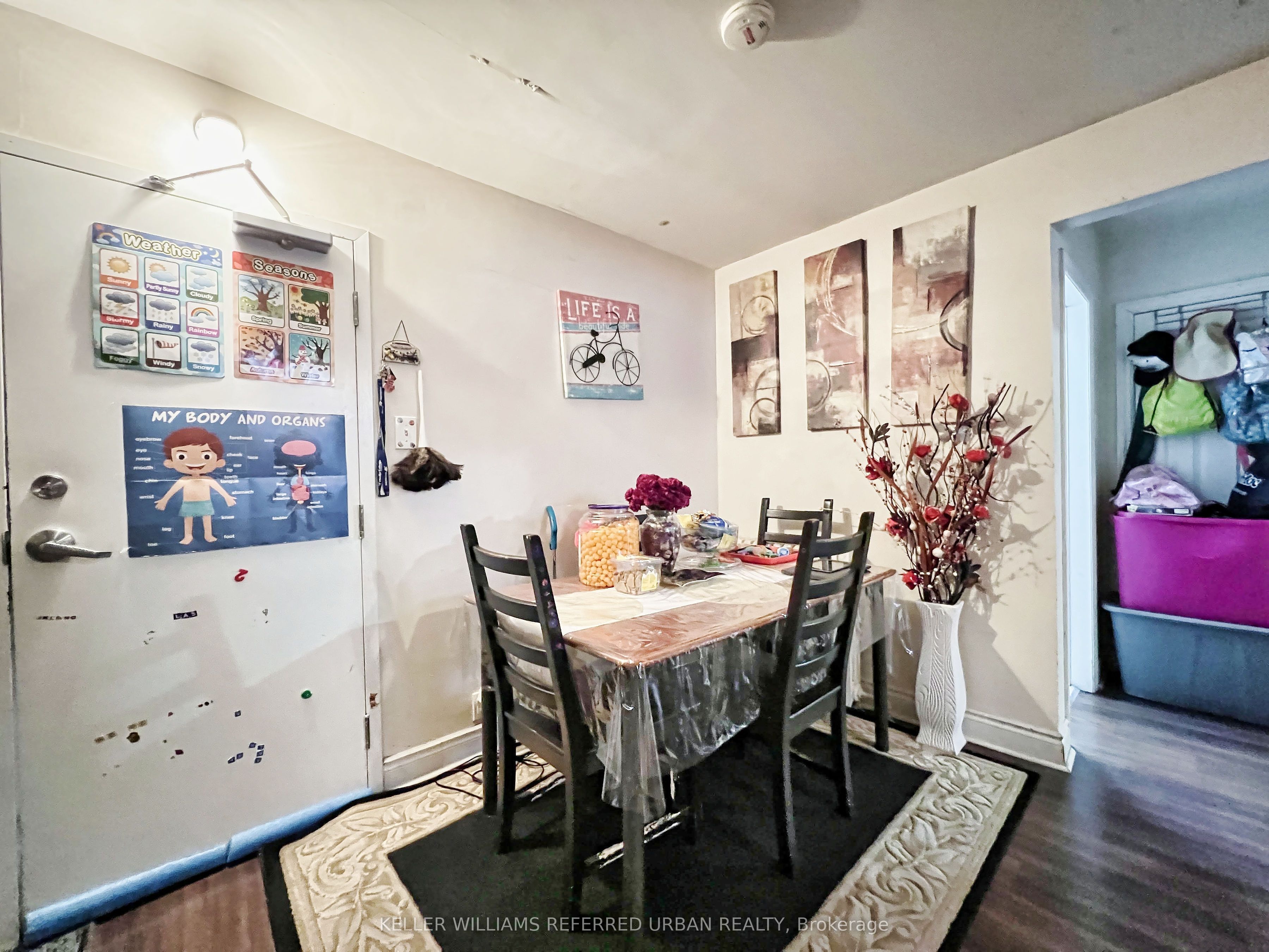 2544 Eglinton Avenue Property Photo 19