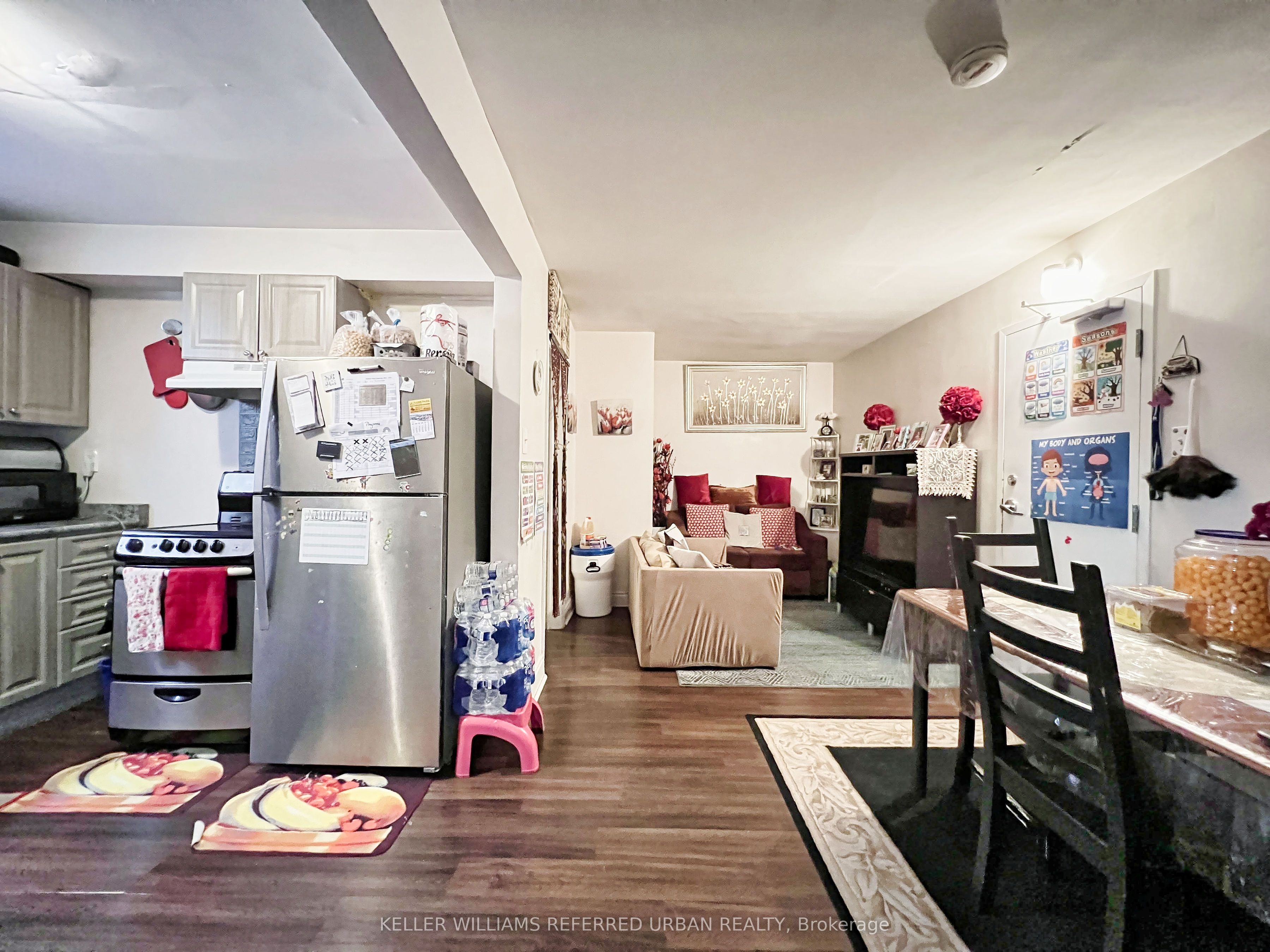 2544 Eglinton Avenue Property Photo 22