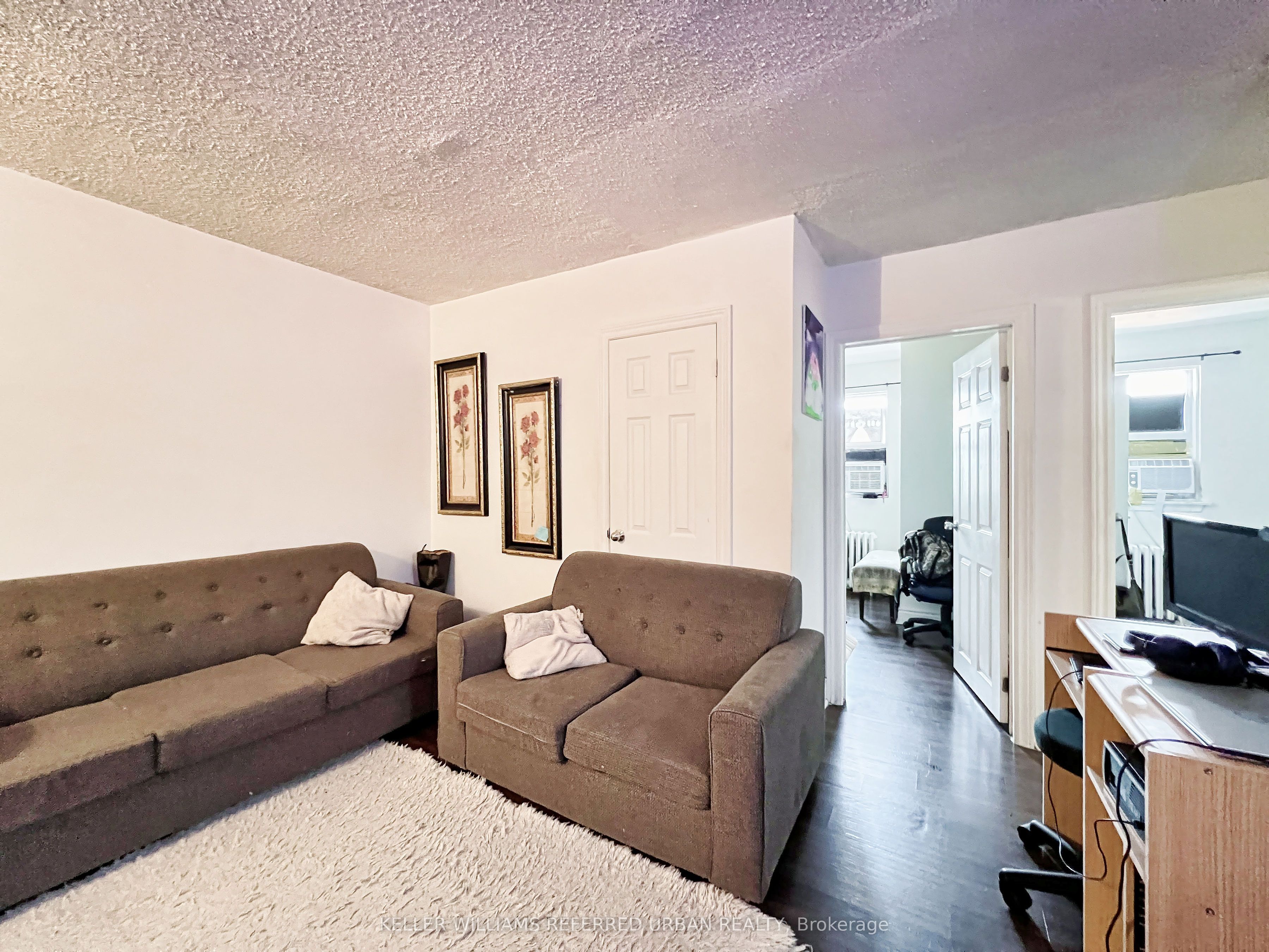 2544 Eglinton Avenue Property Photo 27