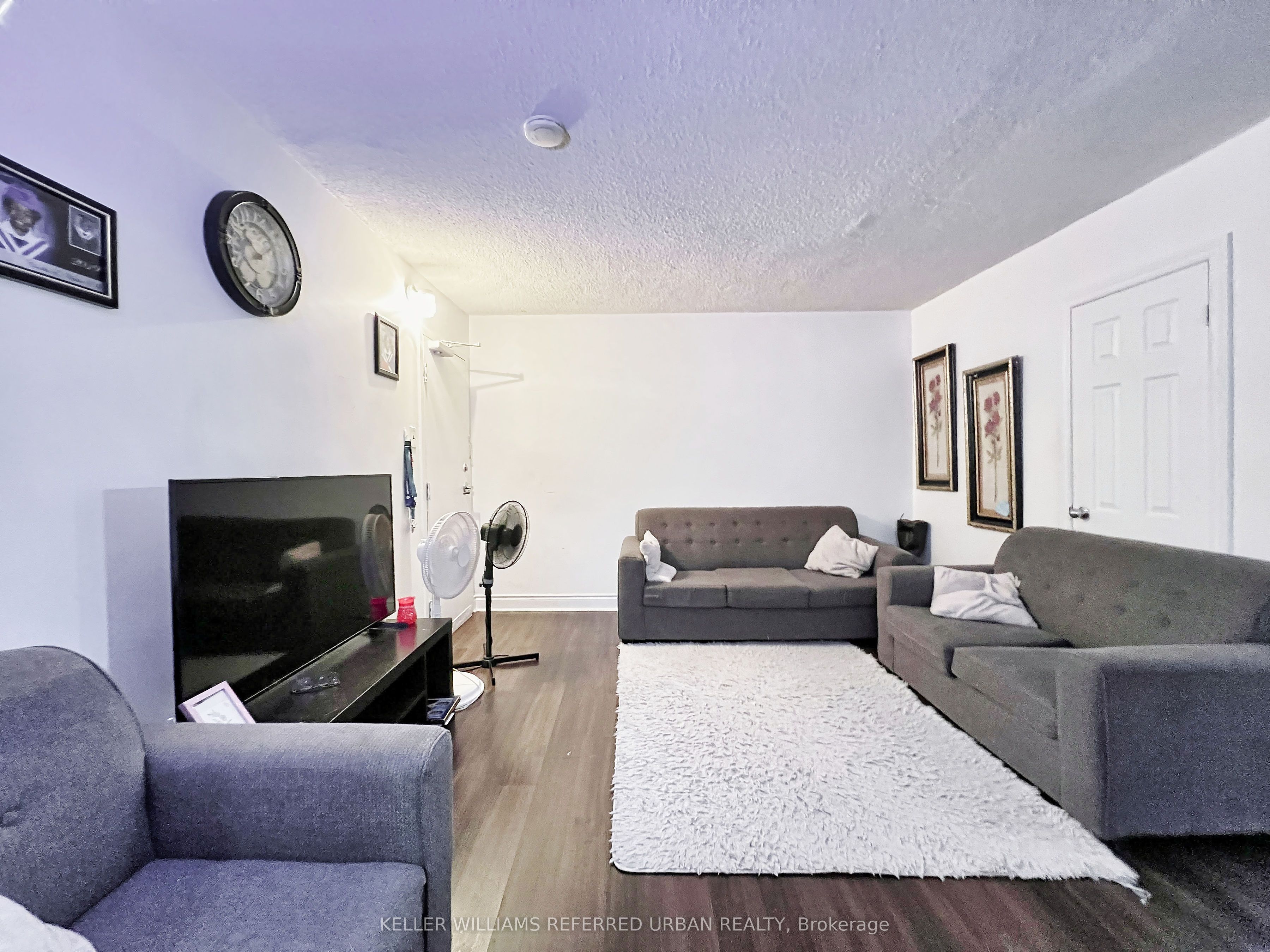 2544 Eglinton Avenue Property Photo 28