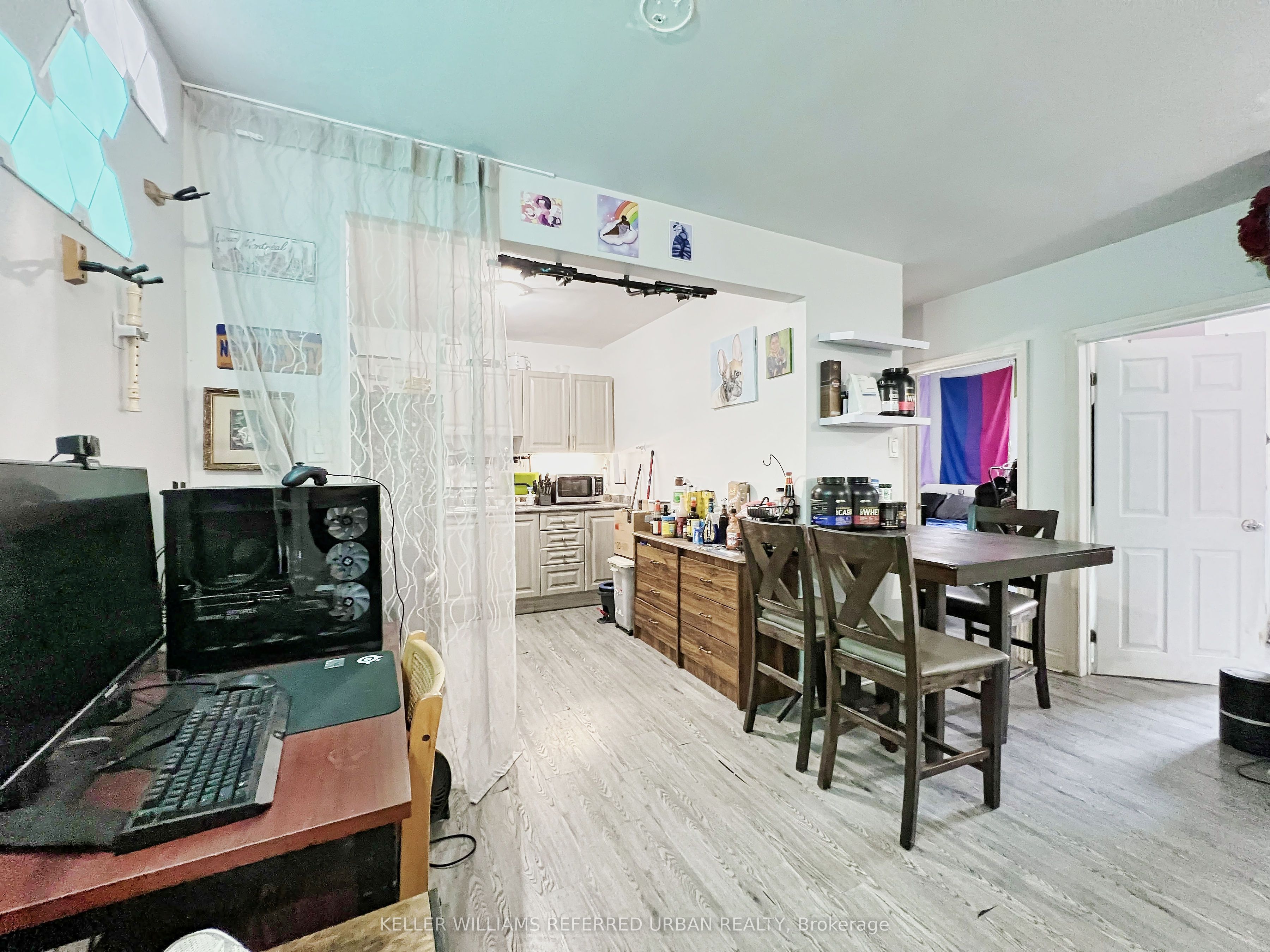 2544 Eglinton Avenue Property Photo 33