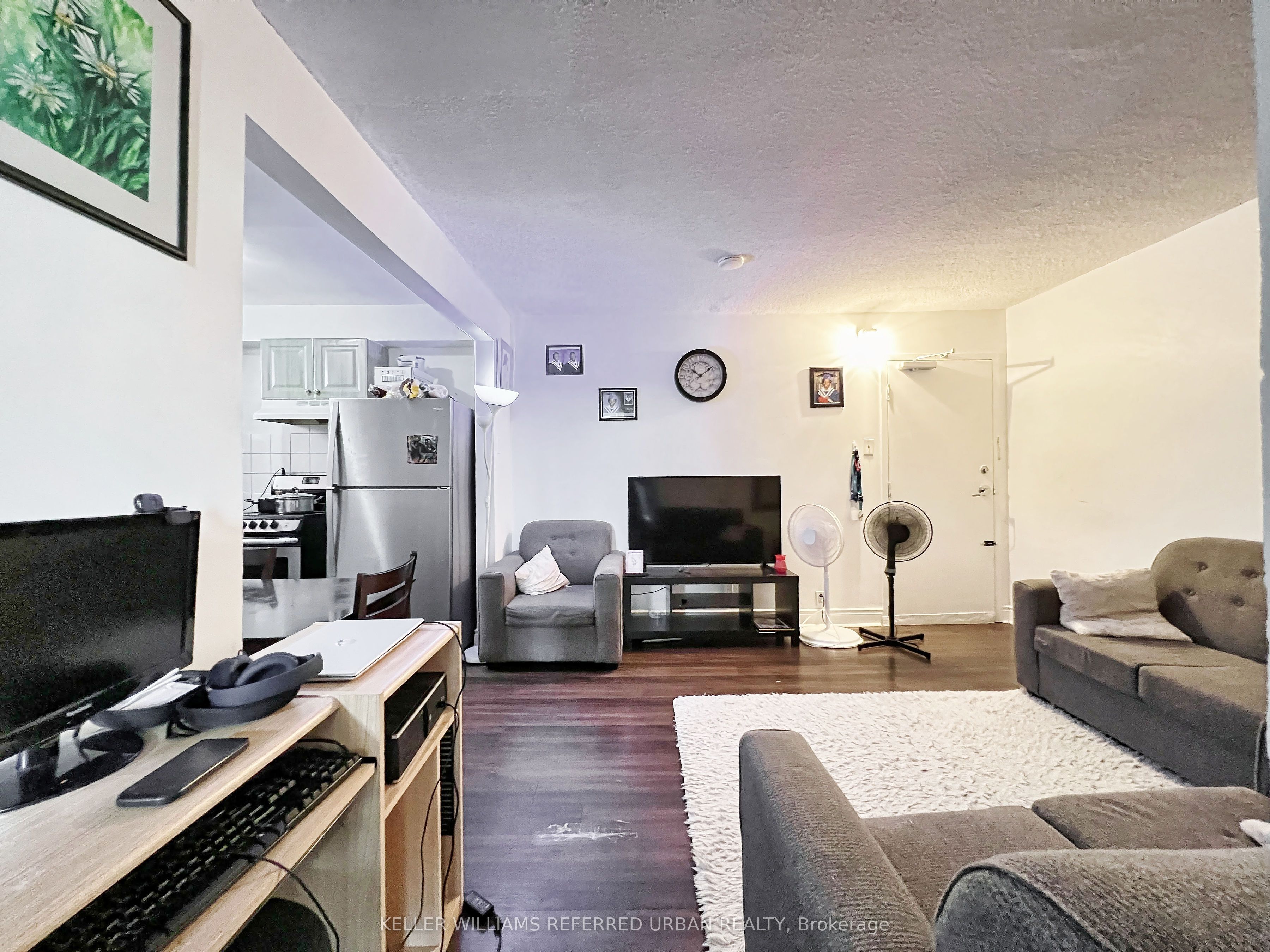 2544 Eglinton Avenue Property Photo 42