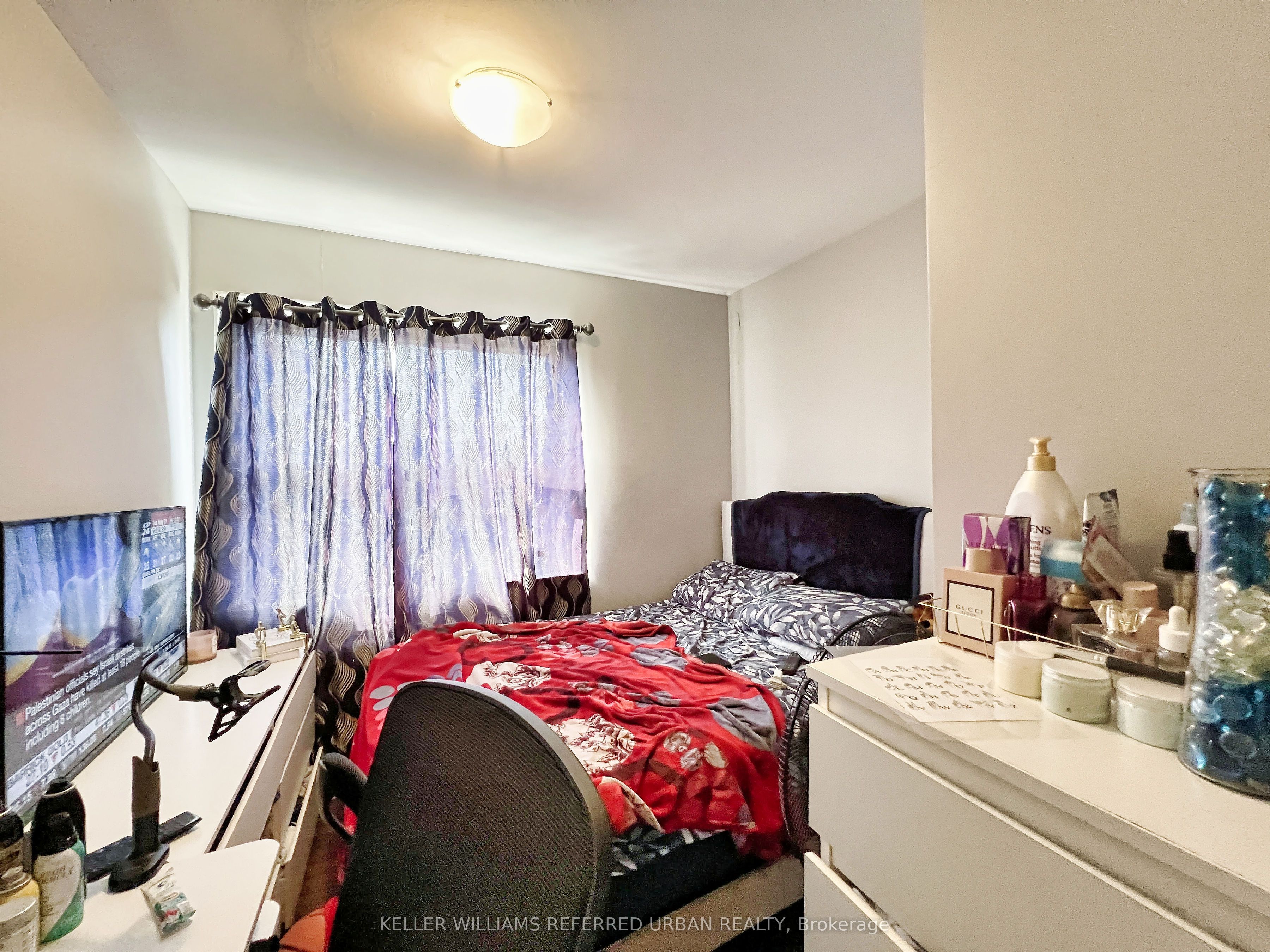2544 Eglinton Avenue Property Photo 44