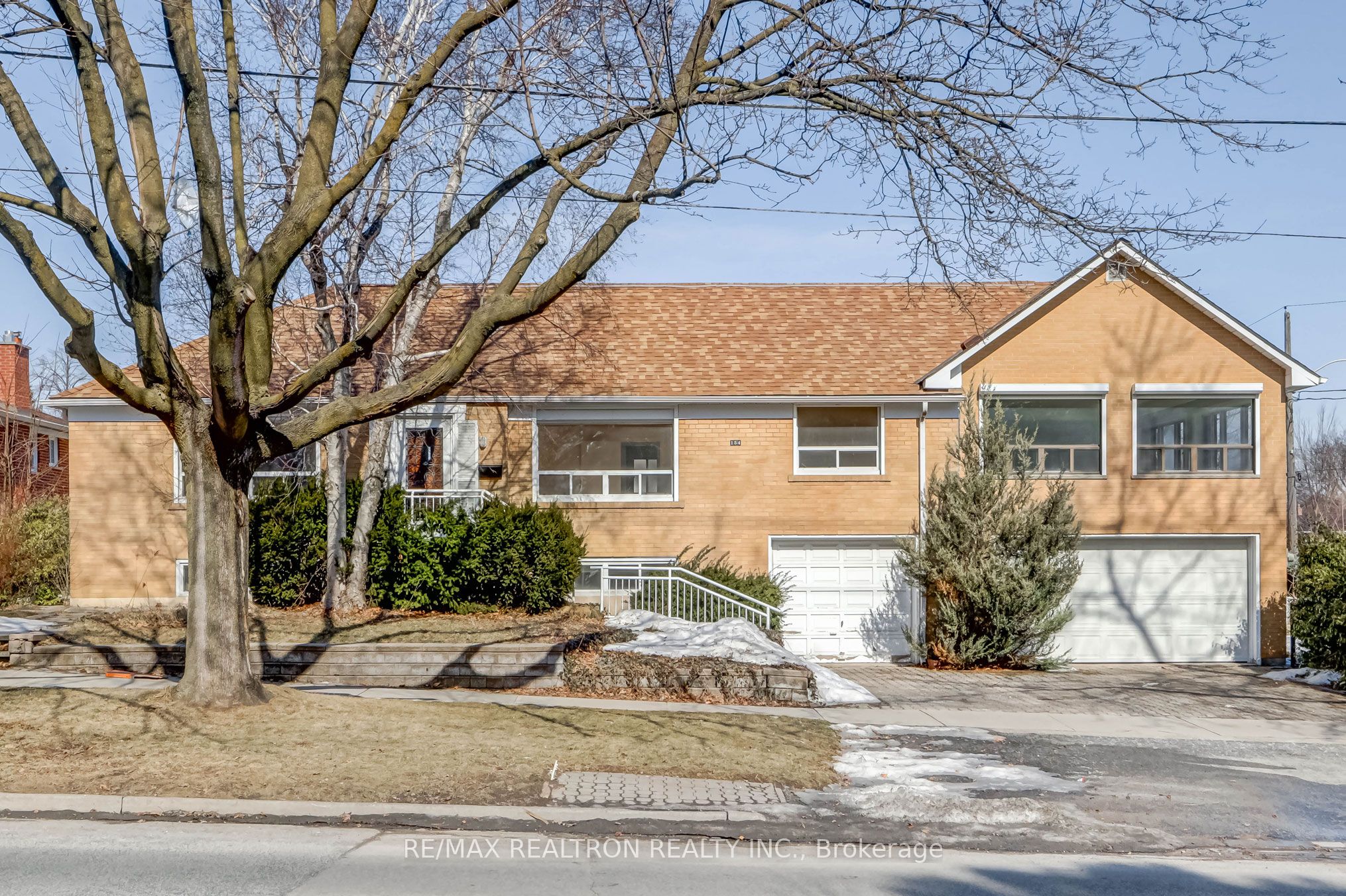 154 La Rose Avenue Property Photo
