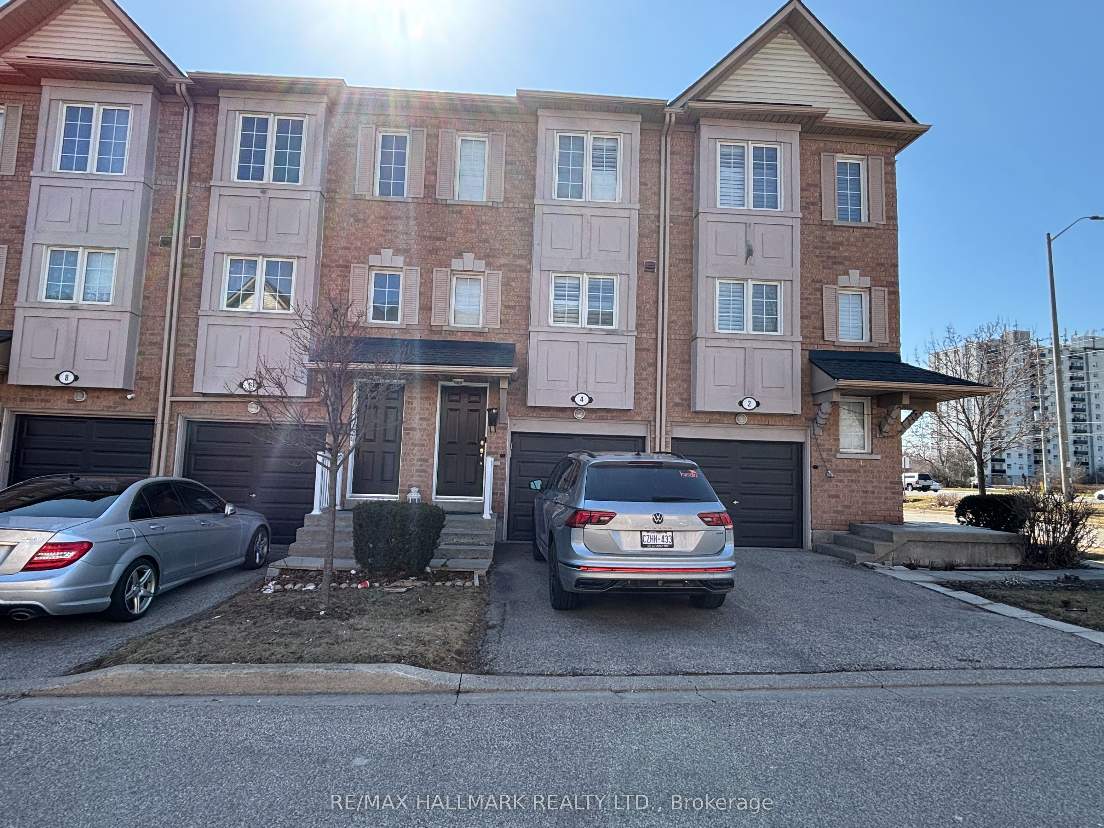 #4 - 1128 Dundas Street Property Photo 1