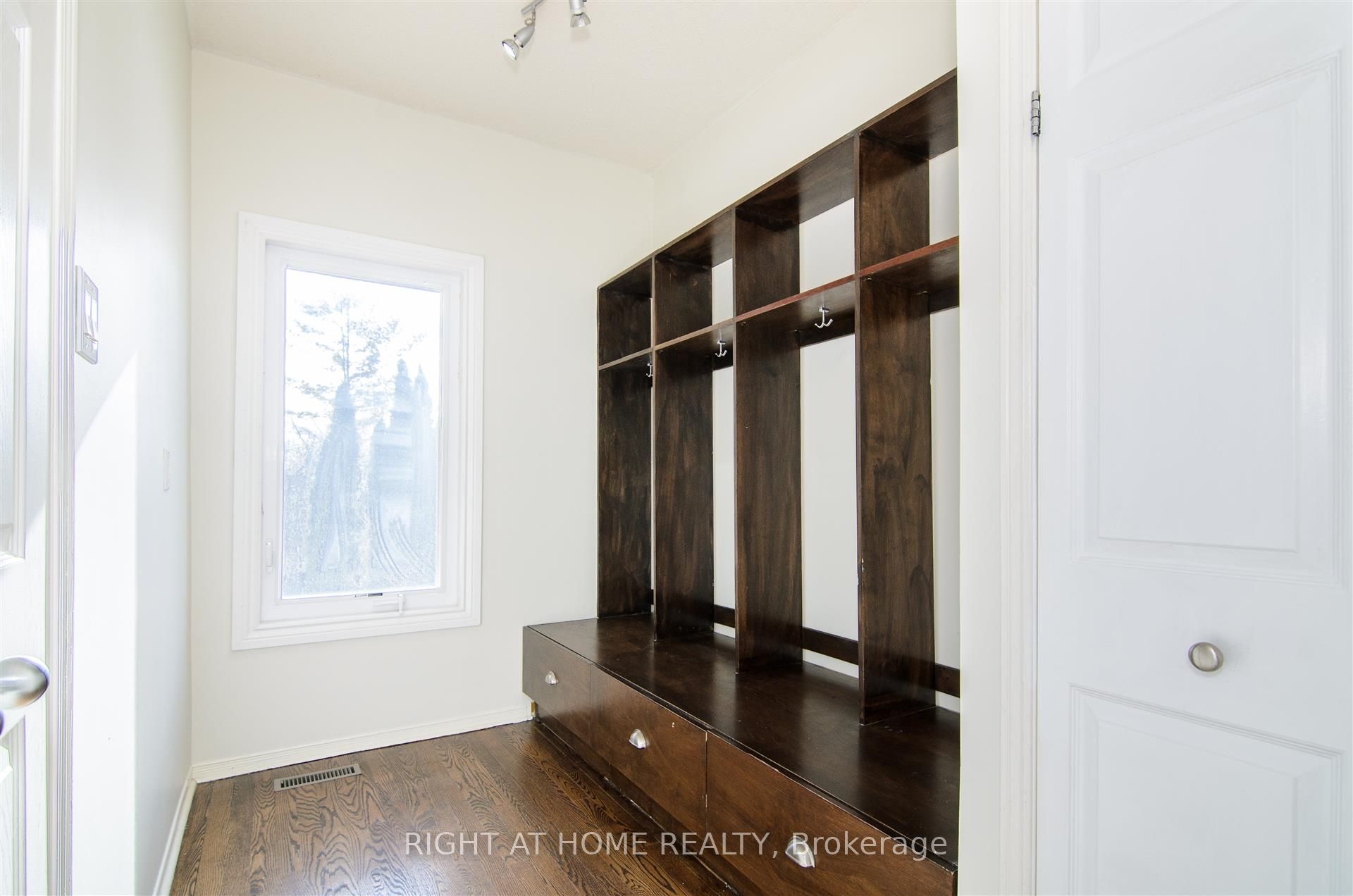 2124 Nipigon Drive Property Photo 19