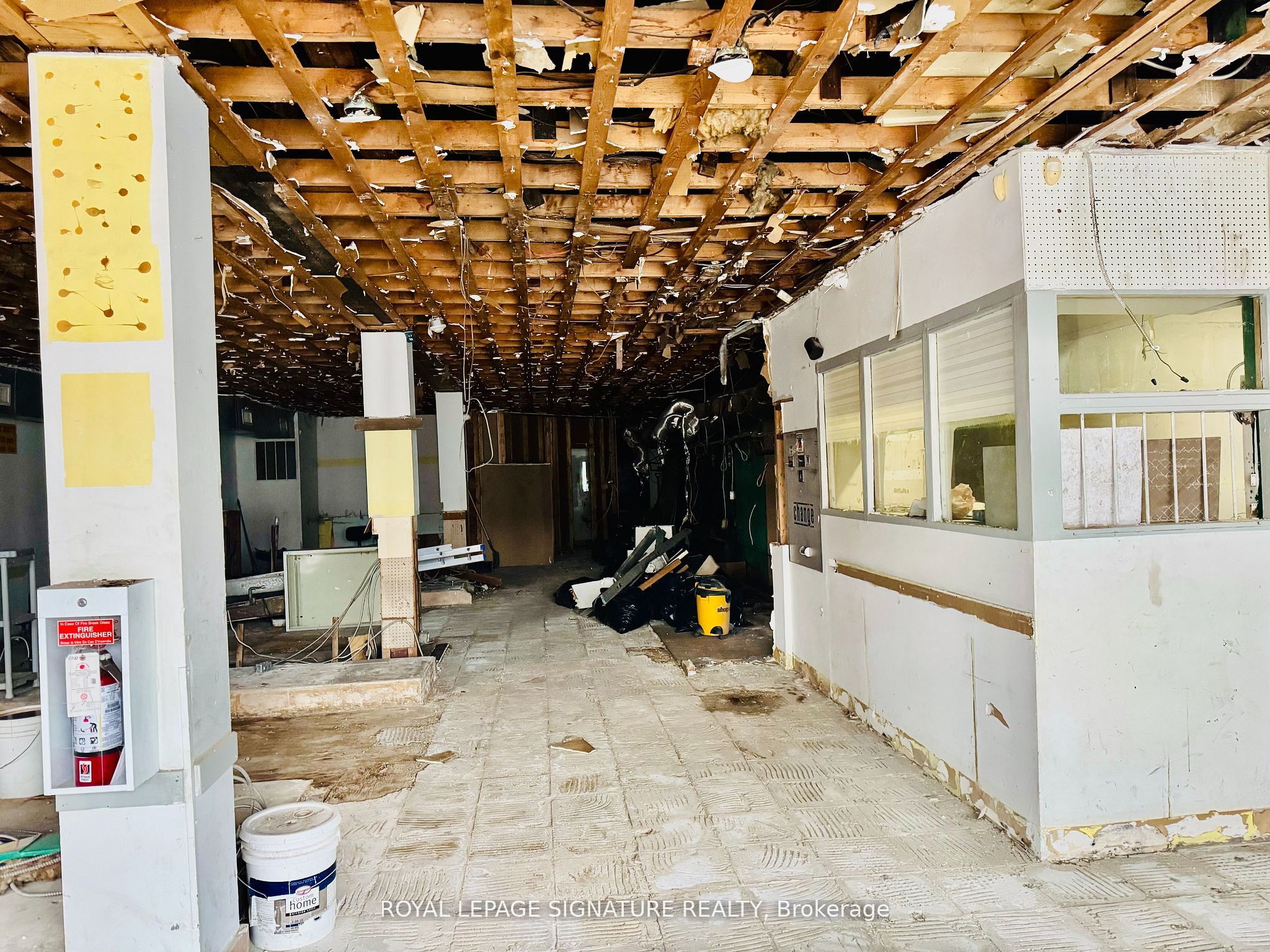 #a - 2790 Dundas Street Property Photo 6