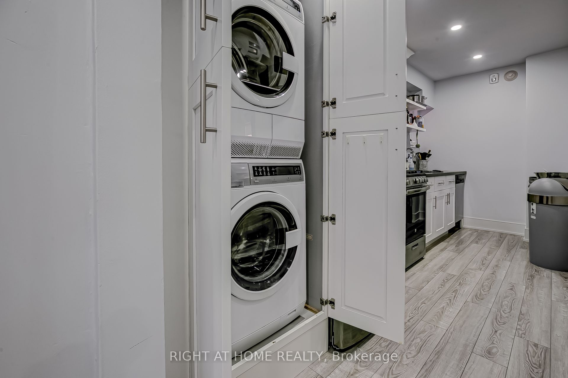 181 Lakeshore Road Property Photo 11
