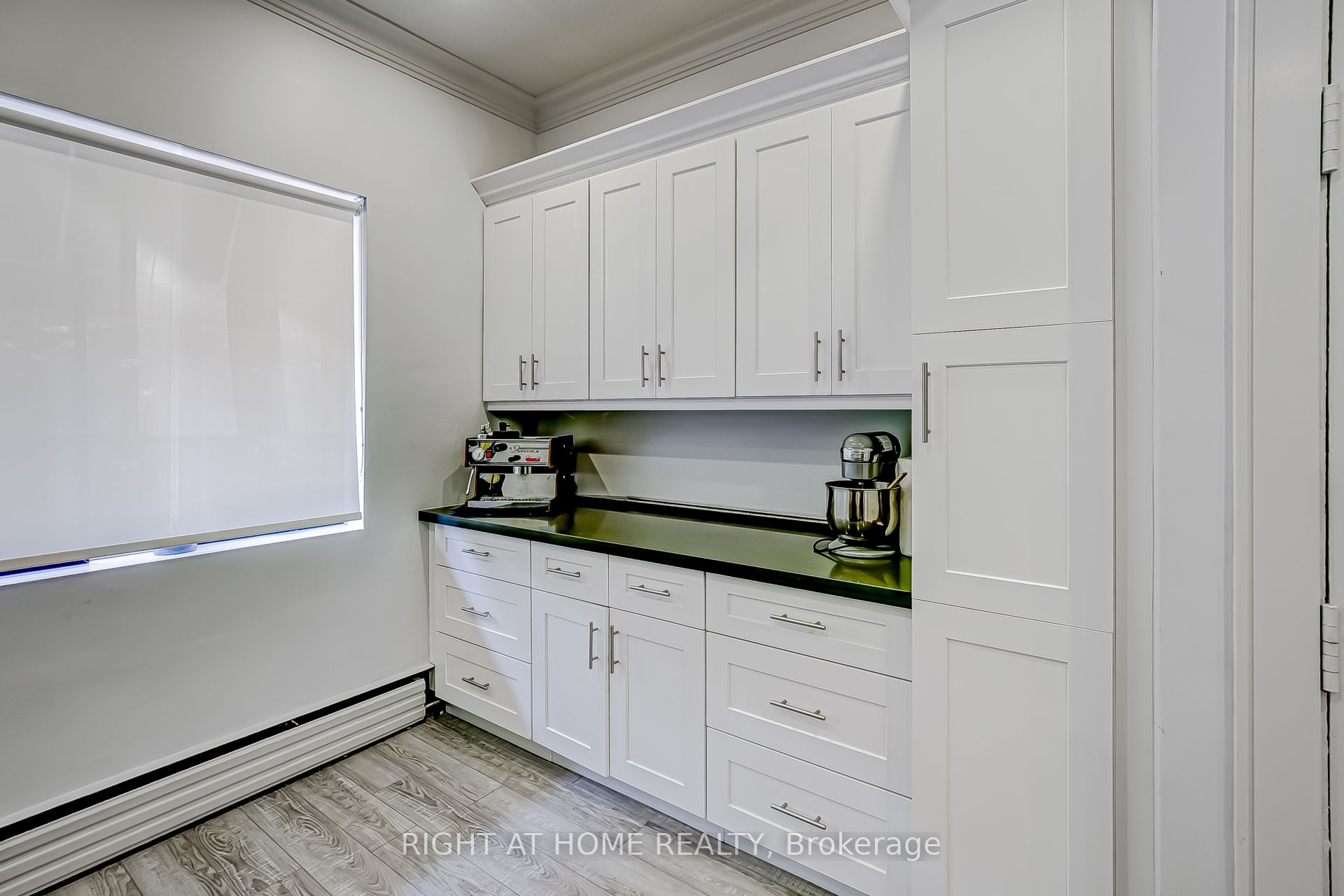 181 Lakeshore Road Property Photo 14