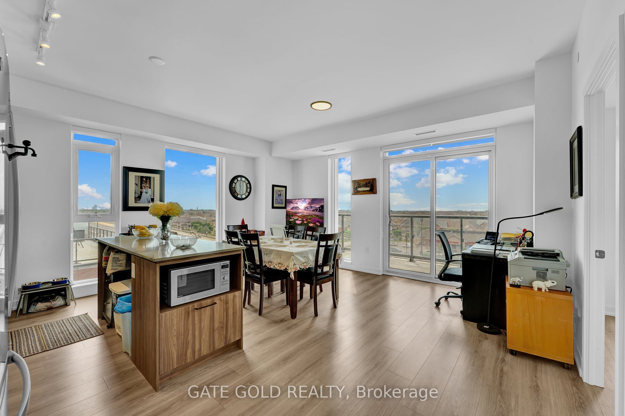 10 Lagerfeld Drive E 505 Property Photo 6
