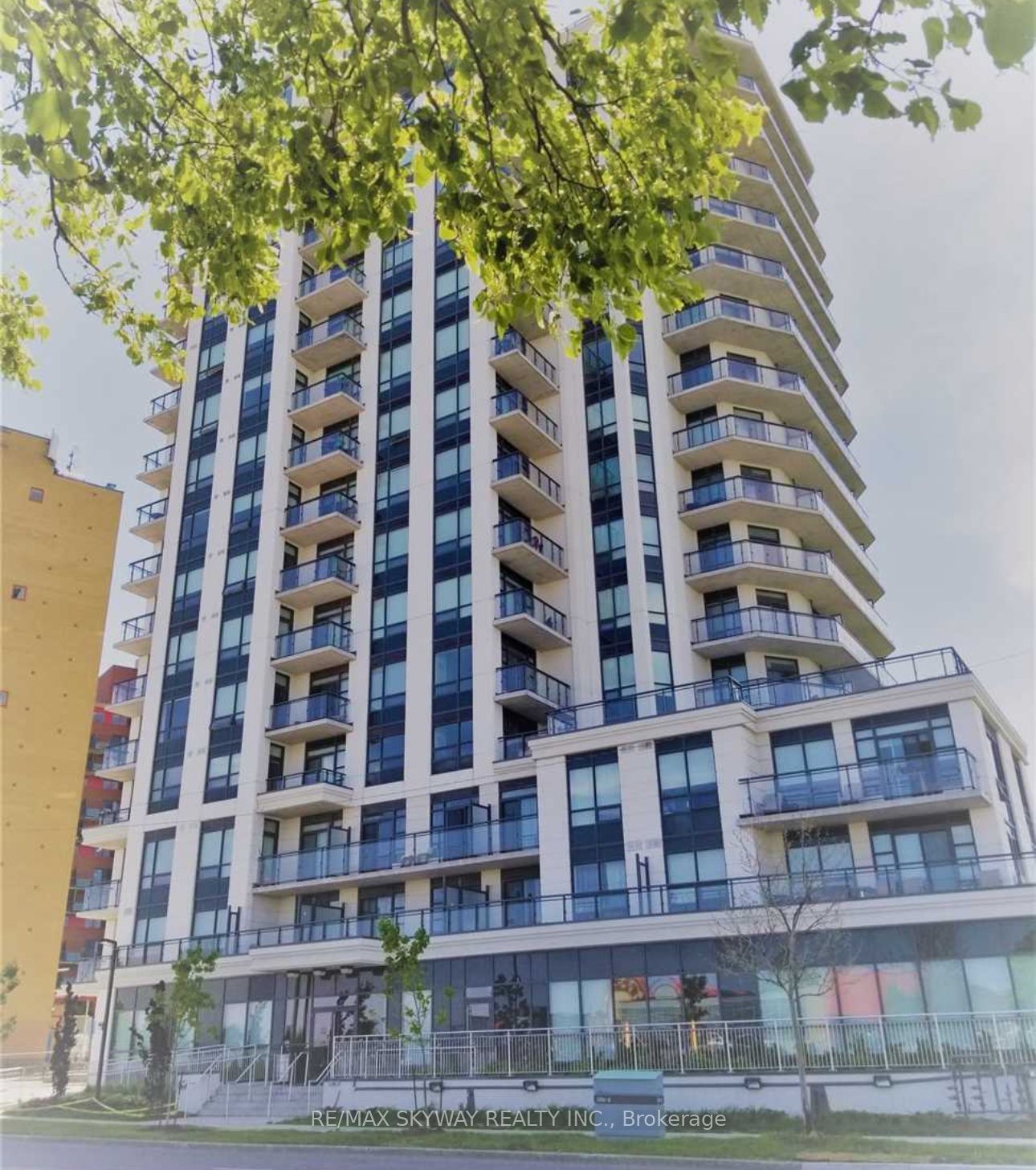 #912 - 840 Queens Plate Drive Property Photo