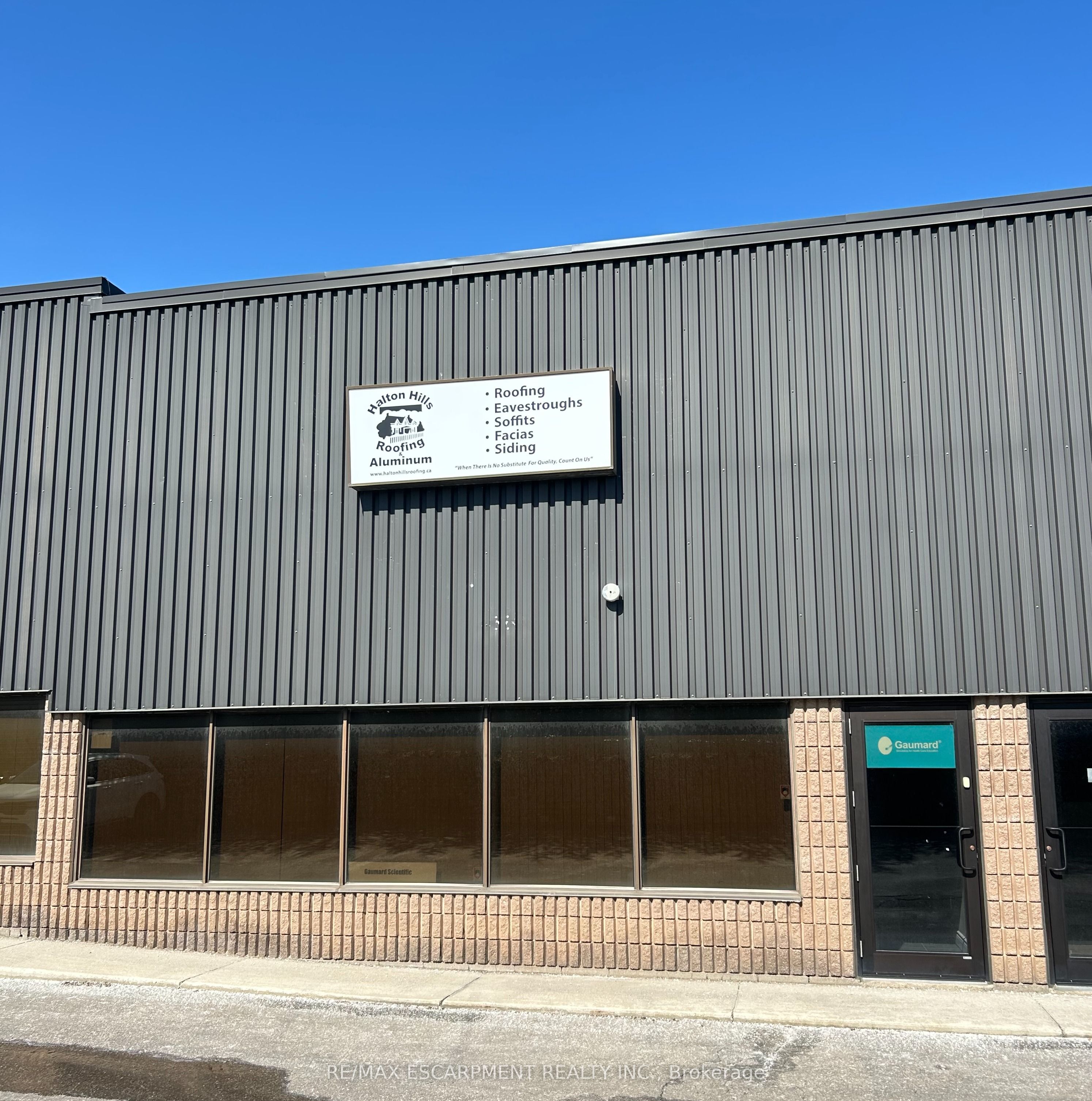 #4 - 150 Armstrong Avenue Property Photo 1