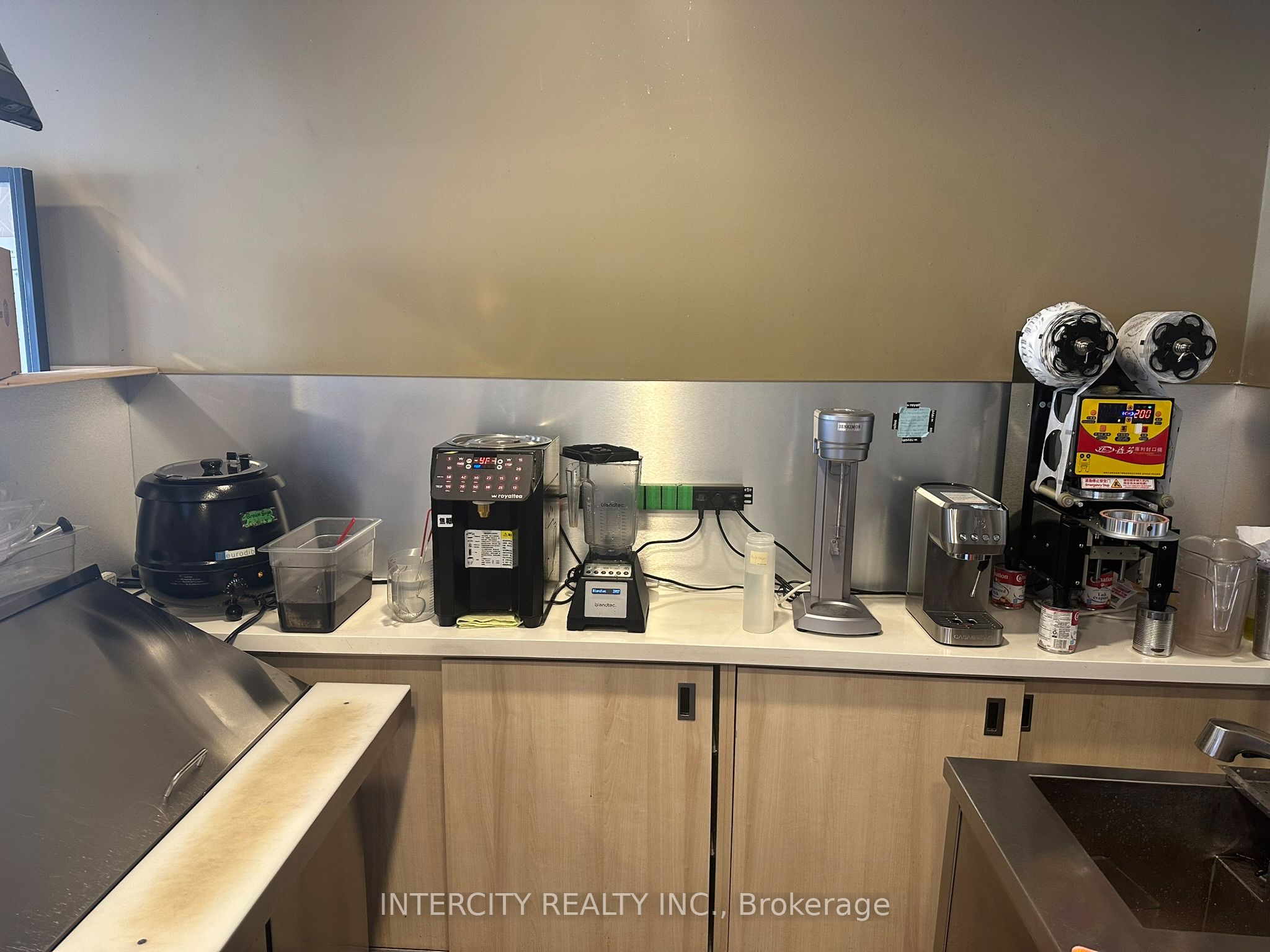 3066a Hurontario Street Property Photo 15