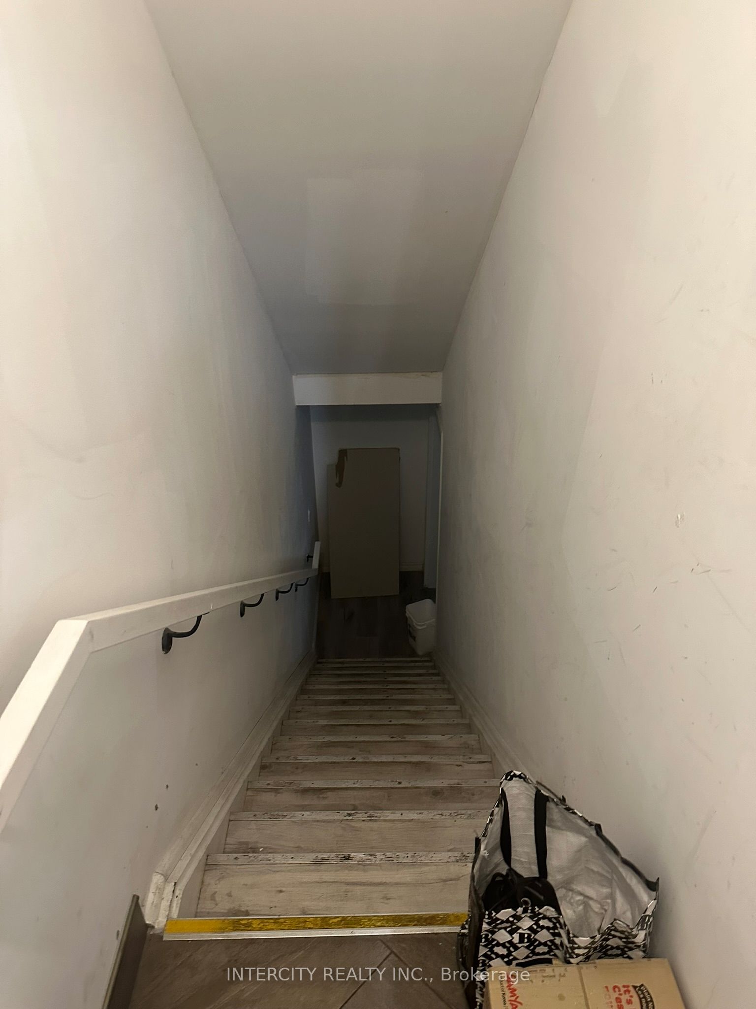 3066a Hurontario Street Property Photo 27