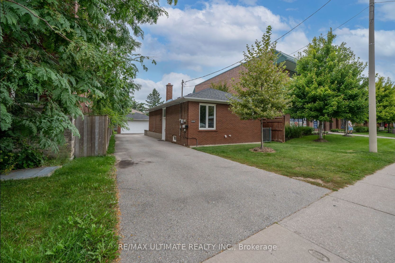 2966 Islington Avenue Property Photo 4
