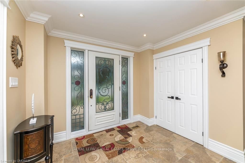 2123 Kawartha Crescent Property Photo 8