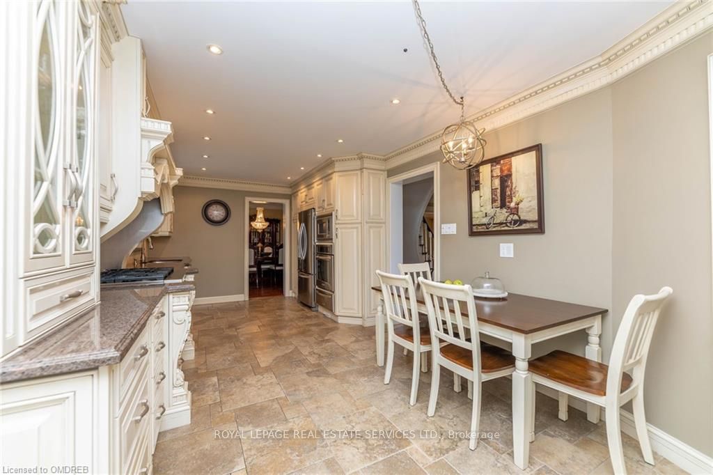 2123 Kawartha Crescent Property Photo 15
