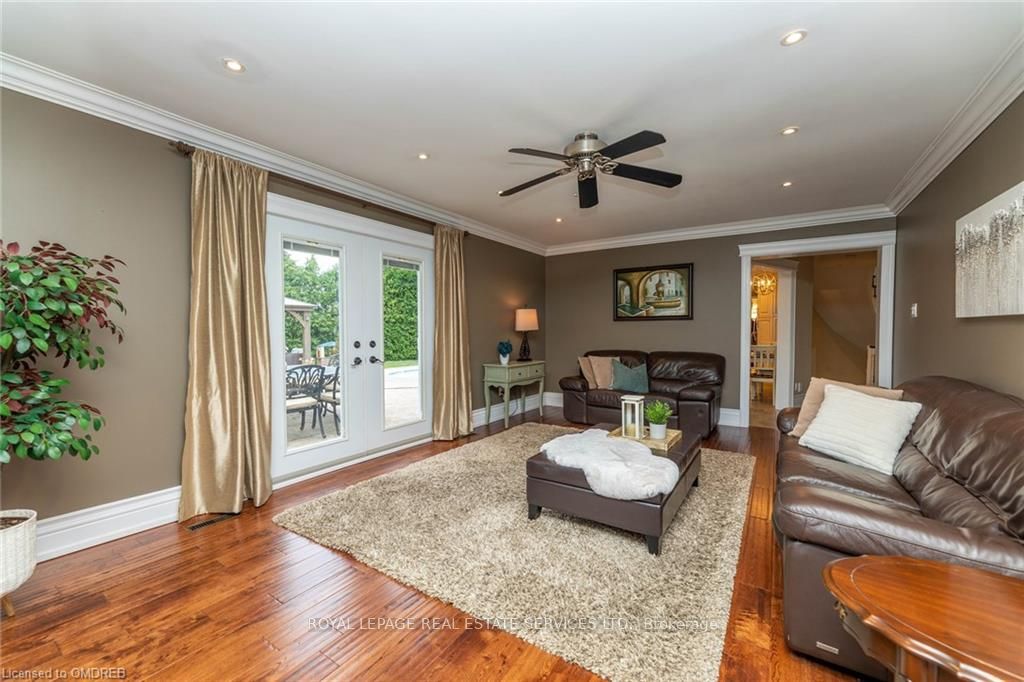 2123 Kawartha Crescent Property Photo 19
