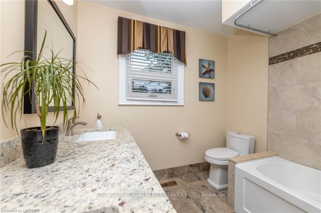 2123 Kawartha Crescent Property Photo 24