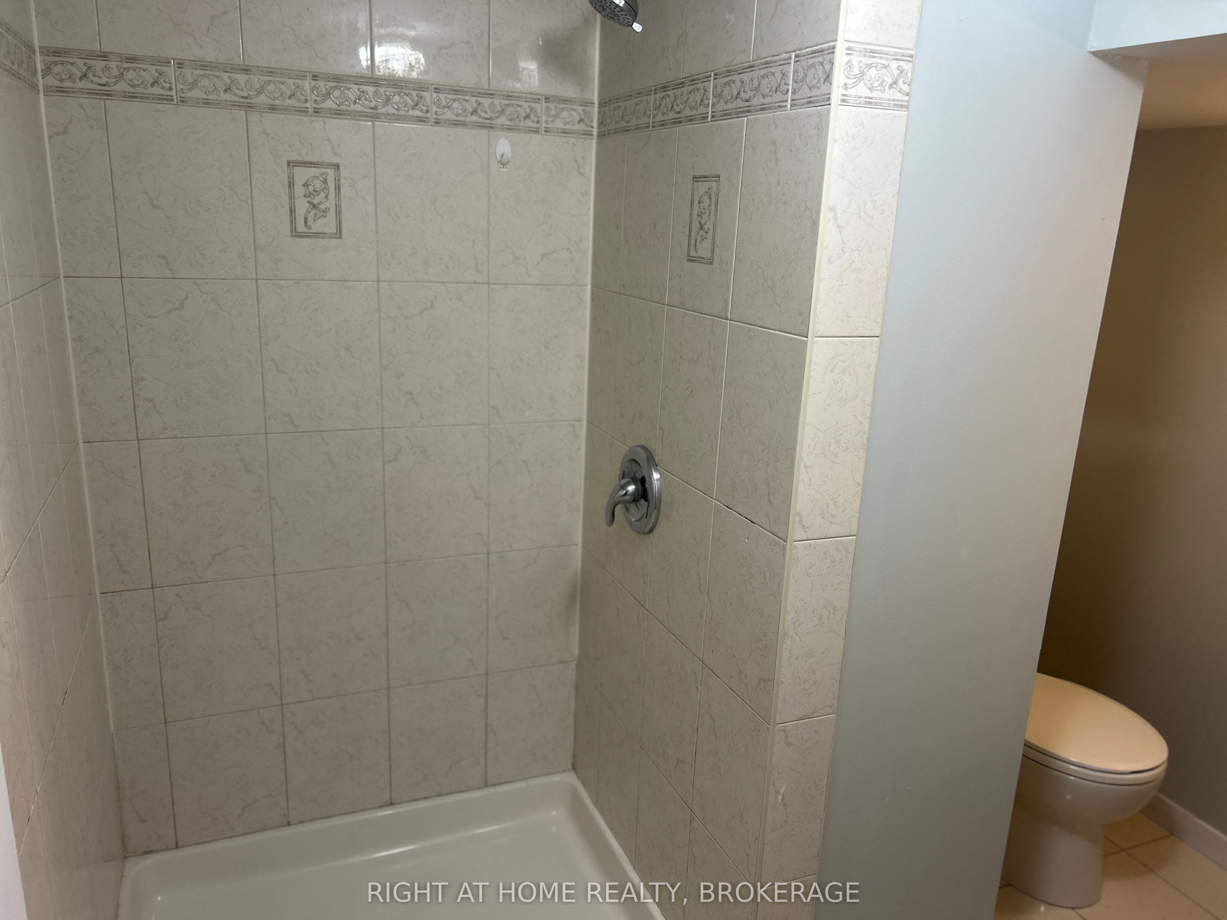 513 Enfield Road Property Photo 15