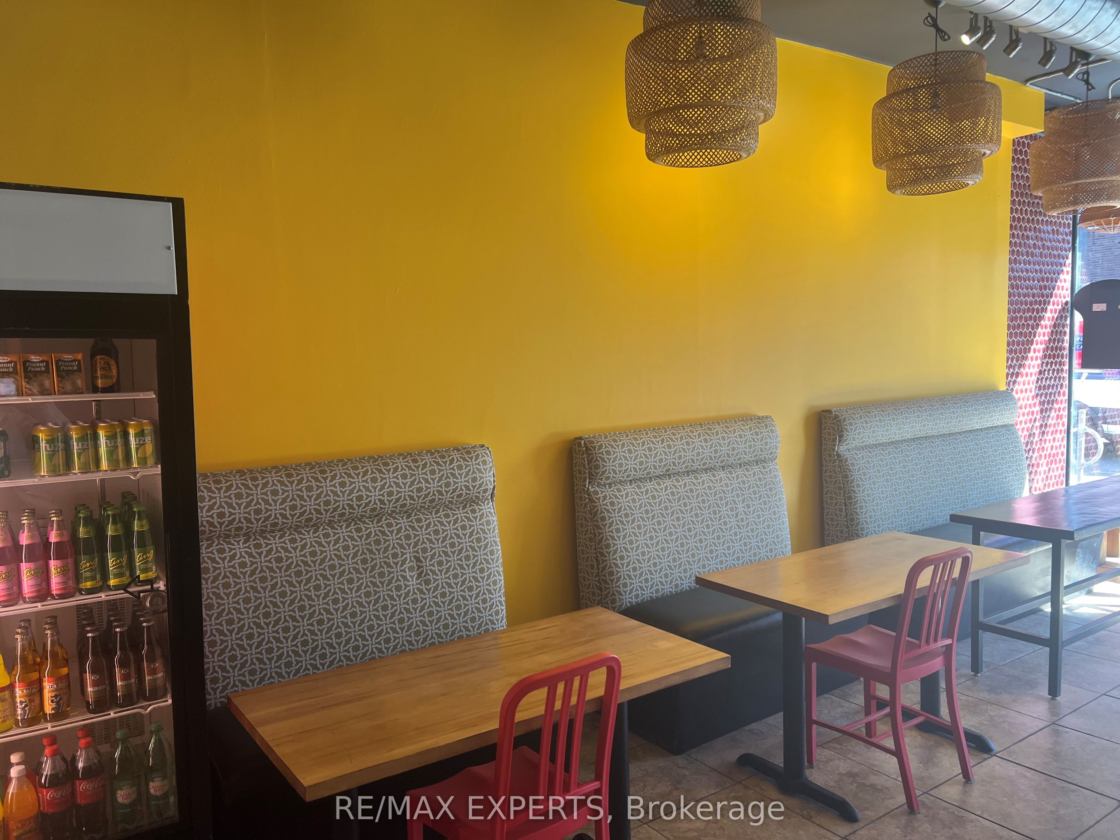 1030 Bloor Street Property Photo 5