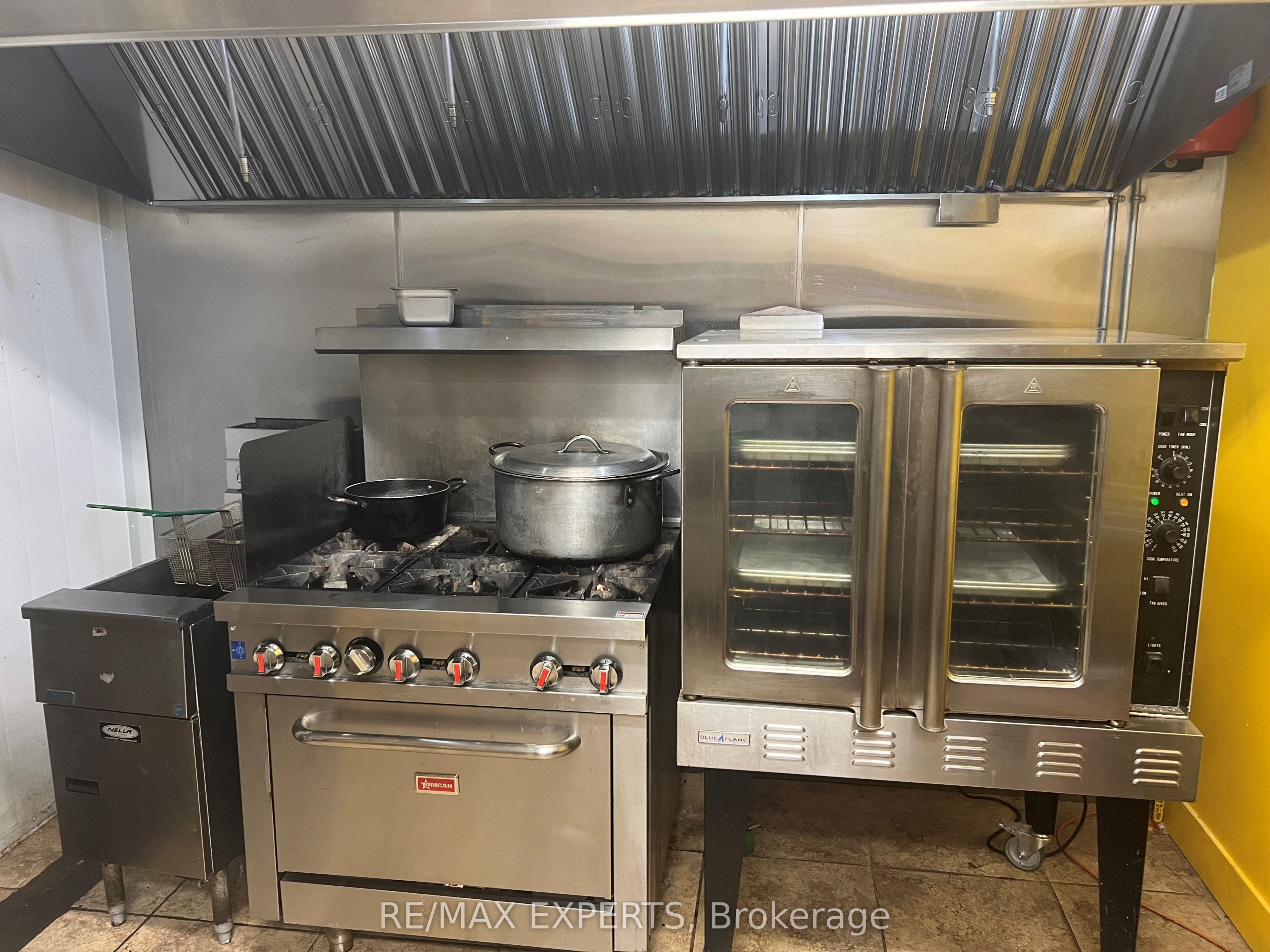 1030 Bloor Street Property Photo 12